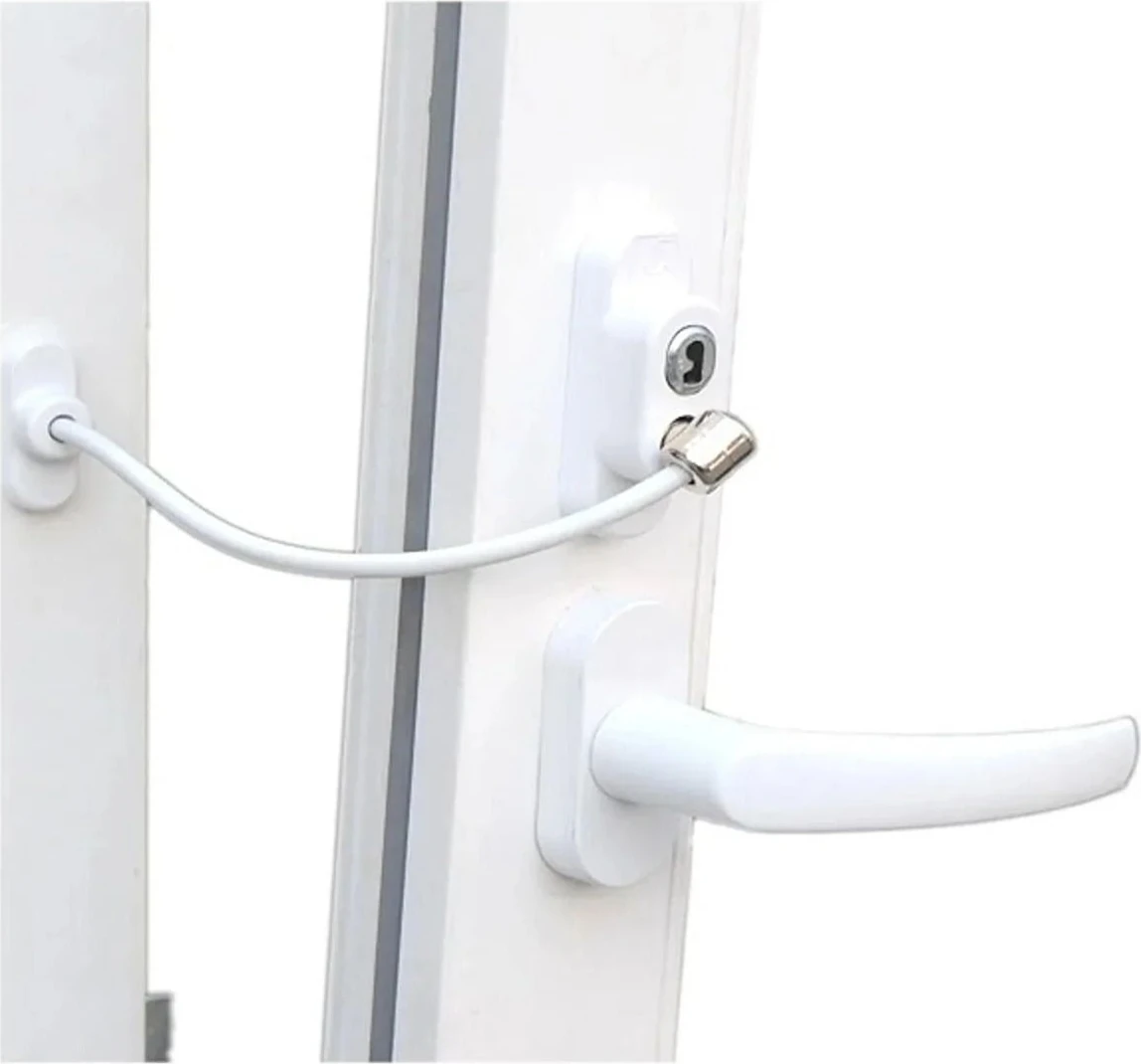 Çelik Halatlı ve Anahtarlı Güvenlik Kilidi, Dayanıklı ve Pratik Kullanım Sağlar.