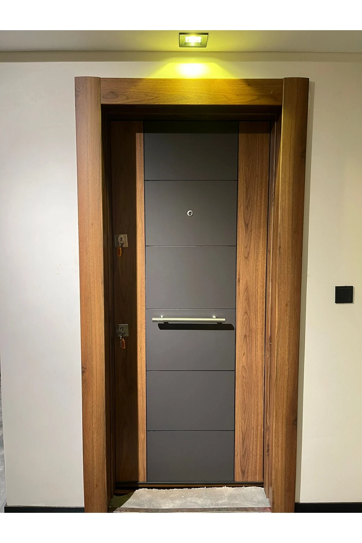 Antrasit Renk Çelik Kapı Kale Kilit Tırnaklı Sistem