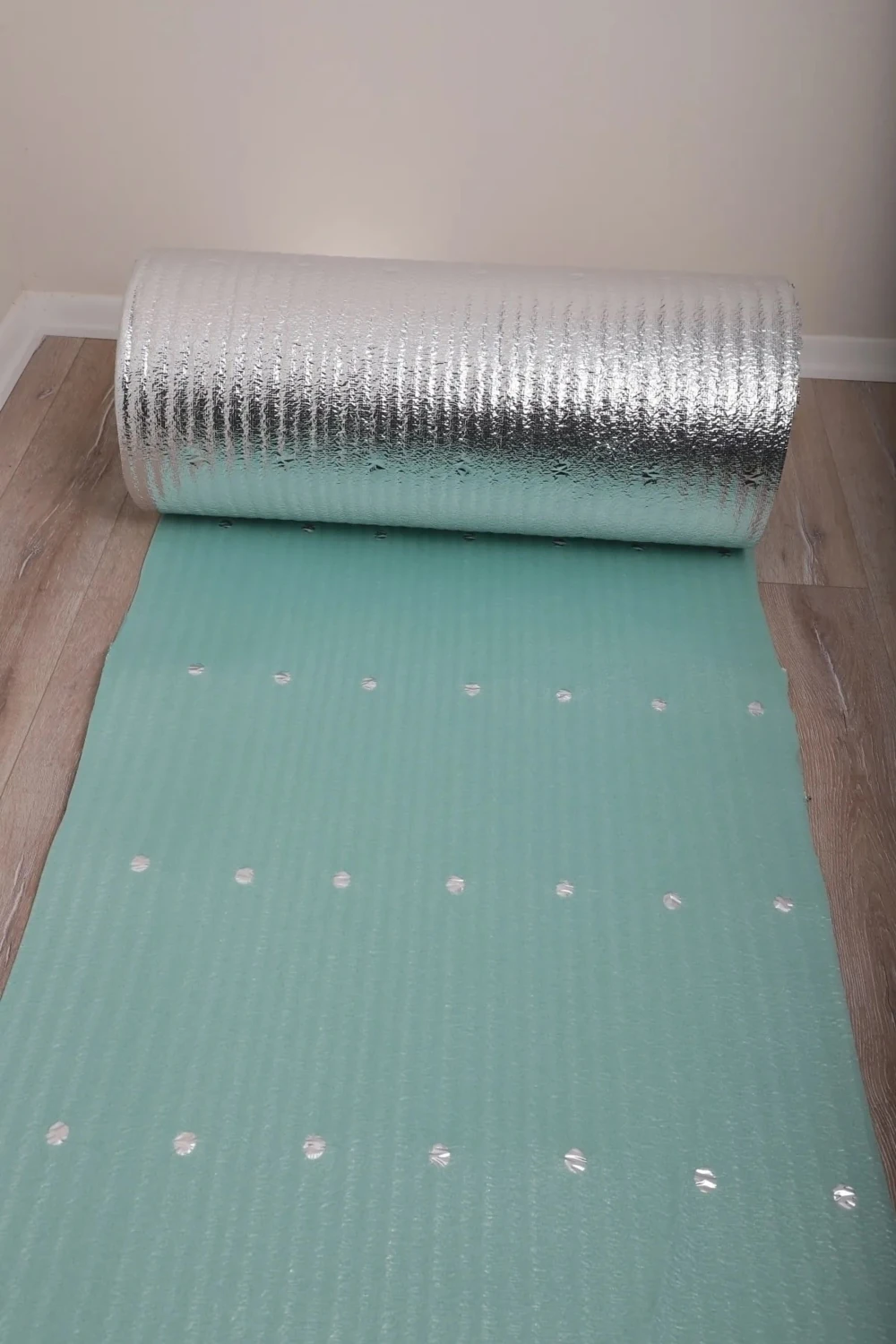 5 mm Yerden Isıtma Metalize Delikli Şilte