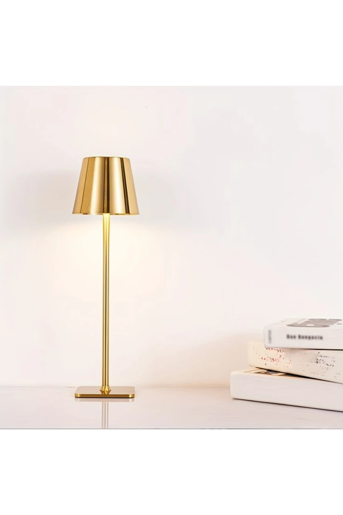 Masa Lambası Gold Renk Tek Anahtarla Dokunmatik 3 Renk Yanma Modlu Dimmerli