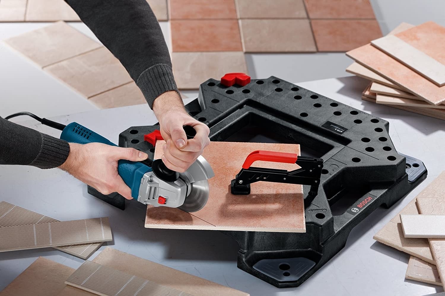 BOSCH Professional Gws 7-115 E 720 W 115 mm Devir Ayarlı Avuç Taşlama Makinesi