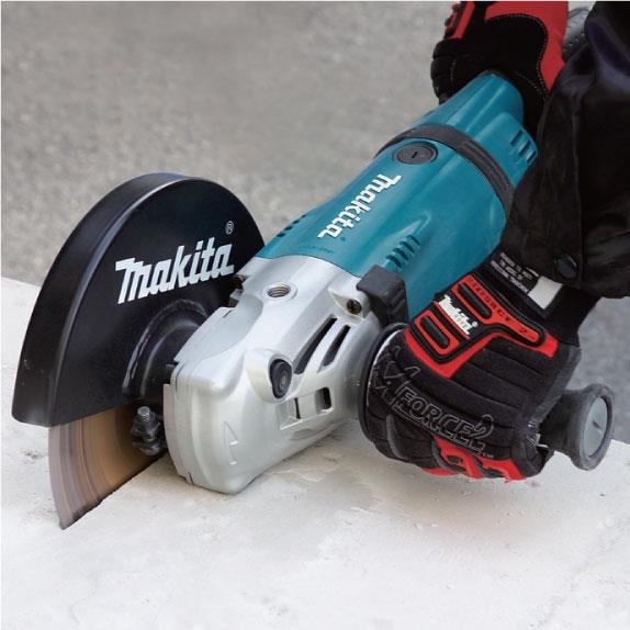 Makıta GA7030X01 180MM Büyük Taşlama 2400W