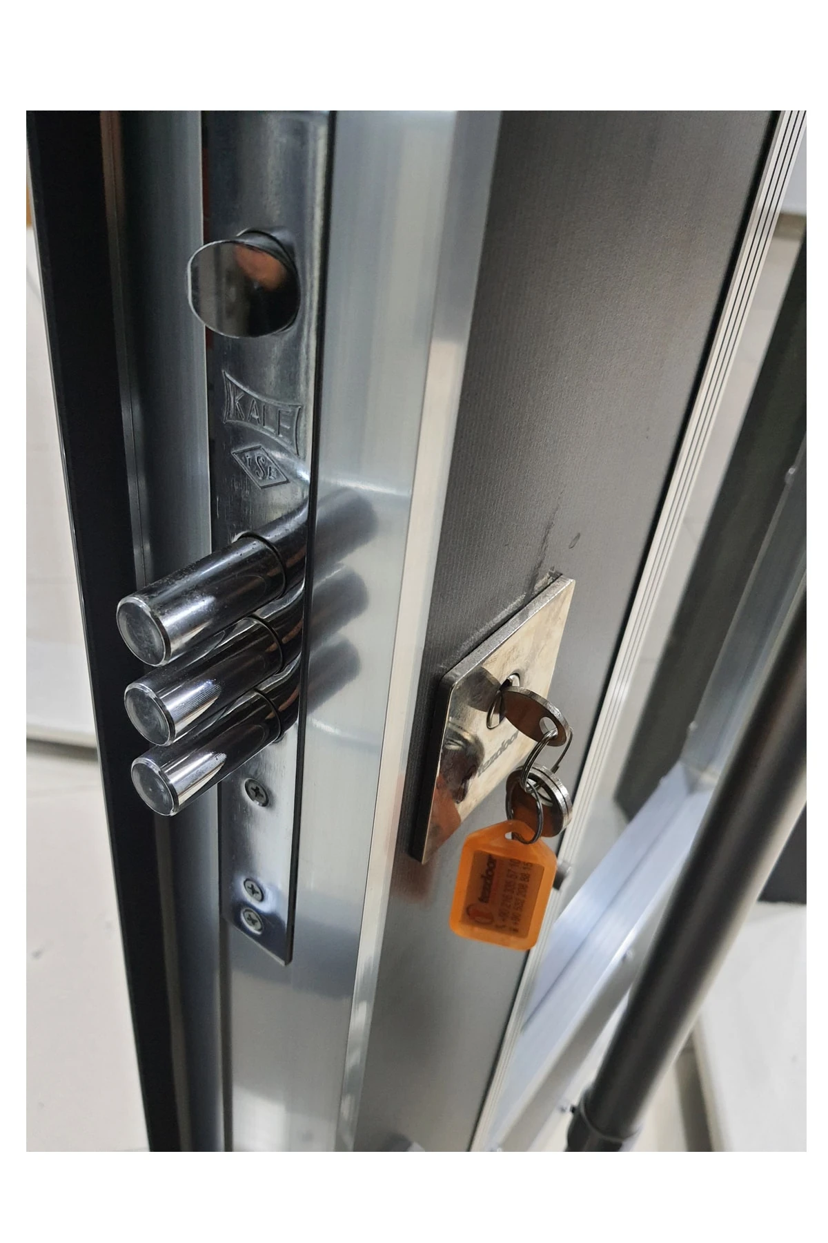 Çelik Kapı Fiyatları Siyah Statik Kasalı Çelik Kapı, Apartman Giriş Kapısı Sol Açılım