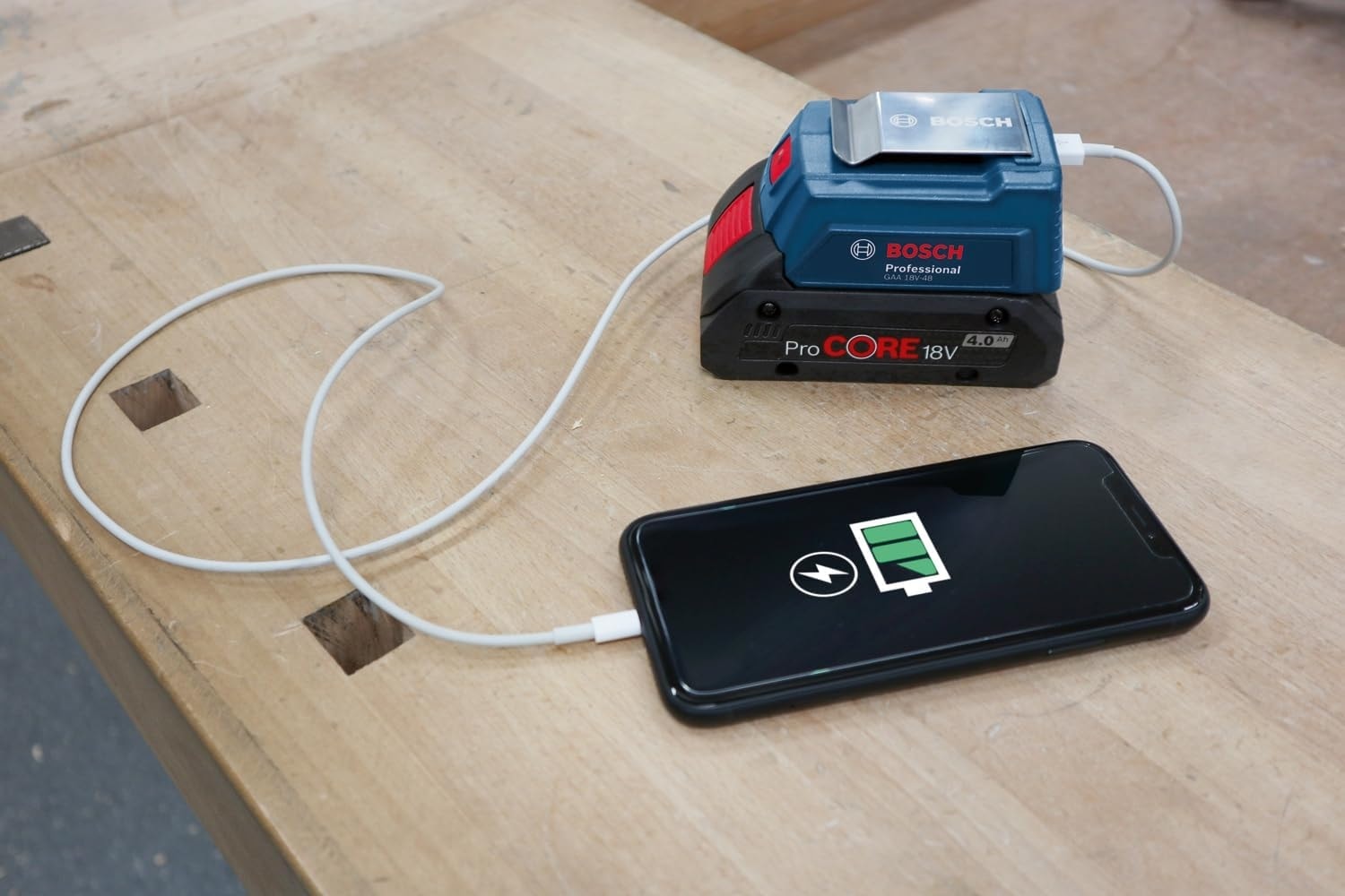 BOSCH Gaa 18V-48 18 Volt USB Şarj Adaptörü