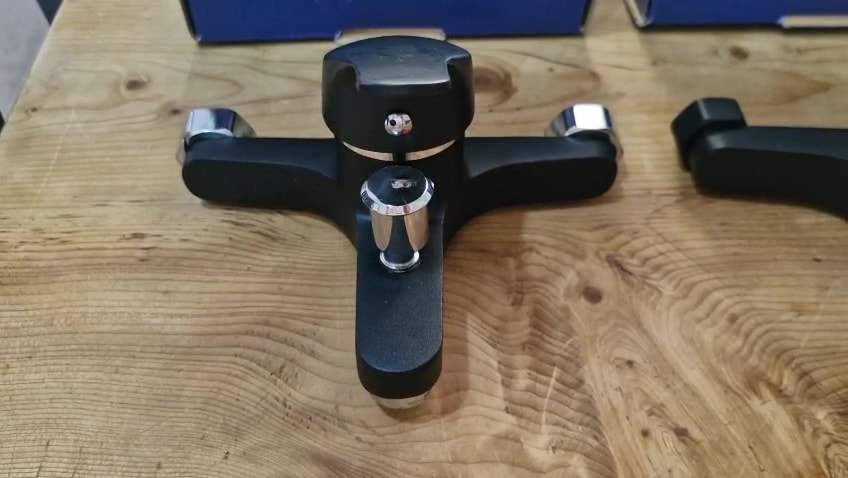 Banyo Bataryası Siyah Renk Duş Musluğu Musluk Armatür Lüks Ağır Tip Ekonomik Musluklar