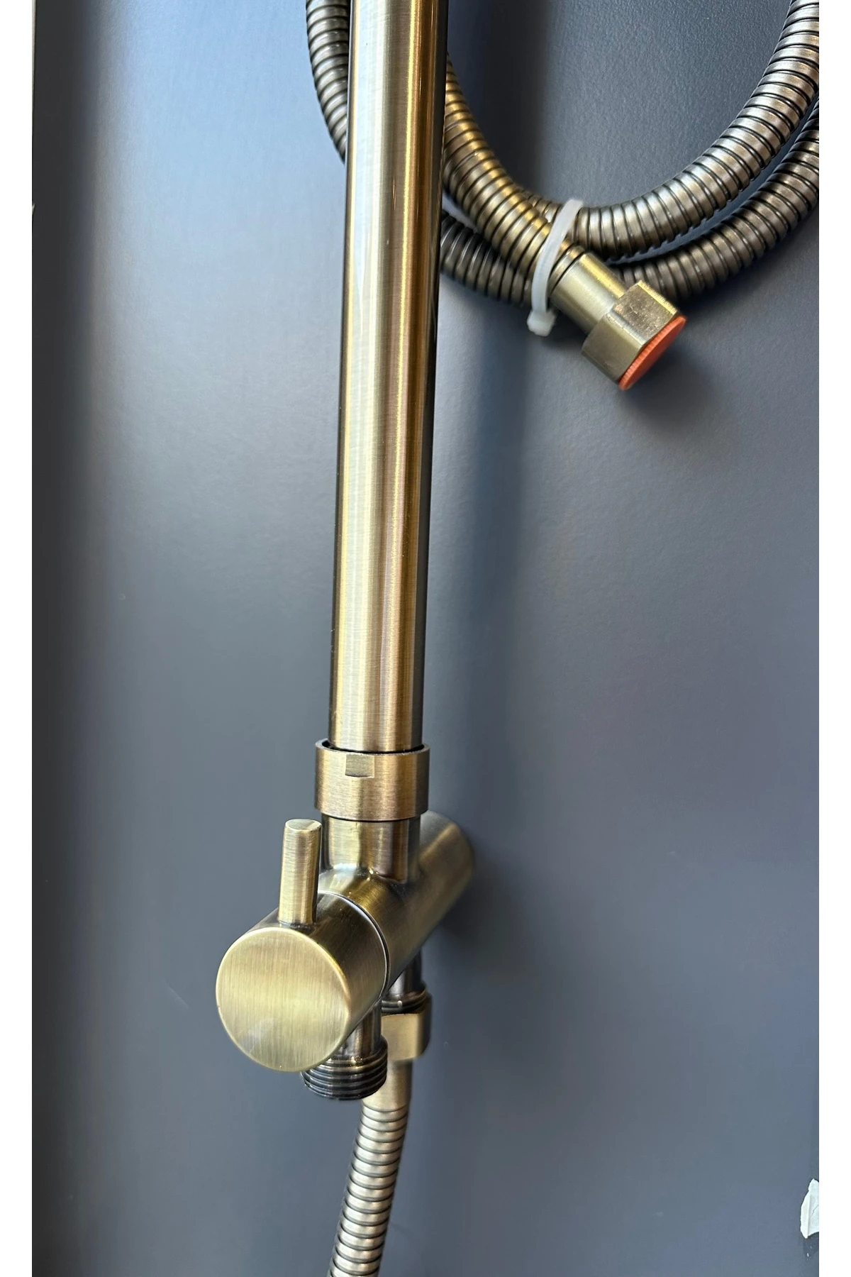 Mat Gold Duş Sistemi Mat Gold Tepe Yağmurlama Armatür Dahil Komple Set Fırçalanmış Dore Gold Kare