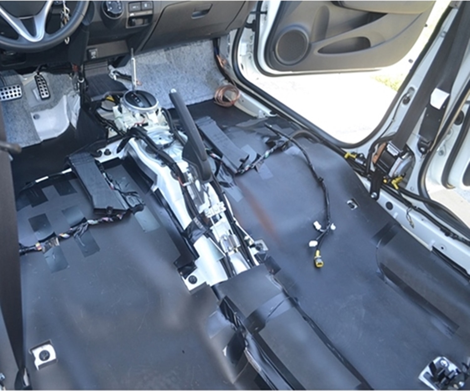 Kendinden Yapışkanlı Kaput Altı Oto Ses Isı Yalıtım Kauçuk Izolasyon Malzemesi