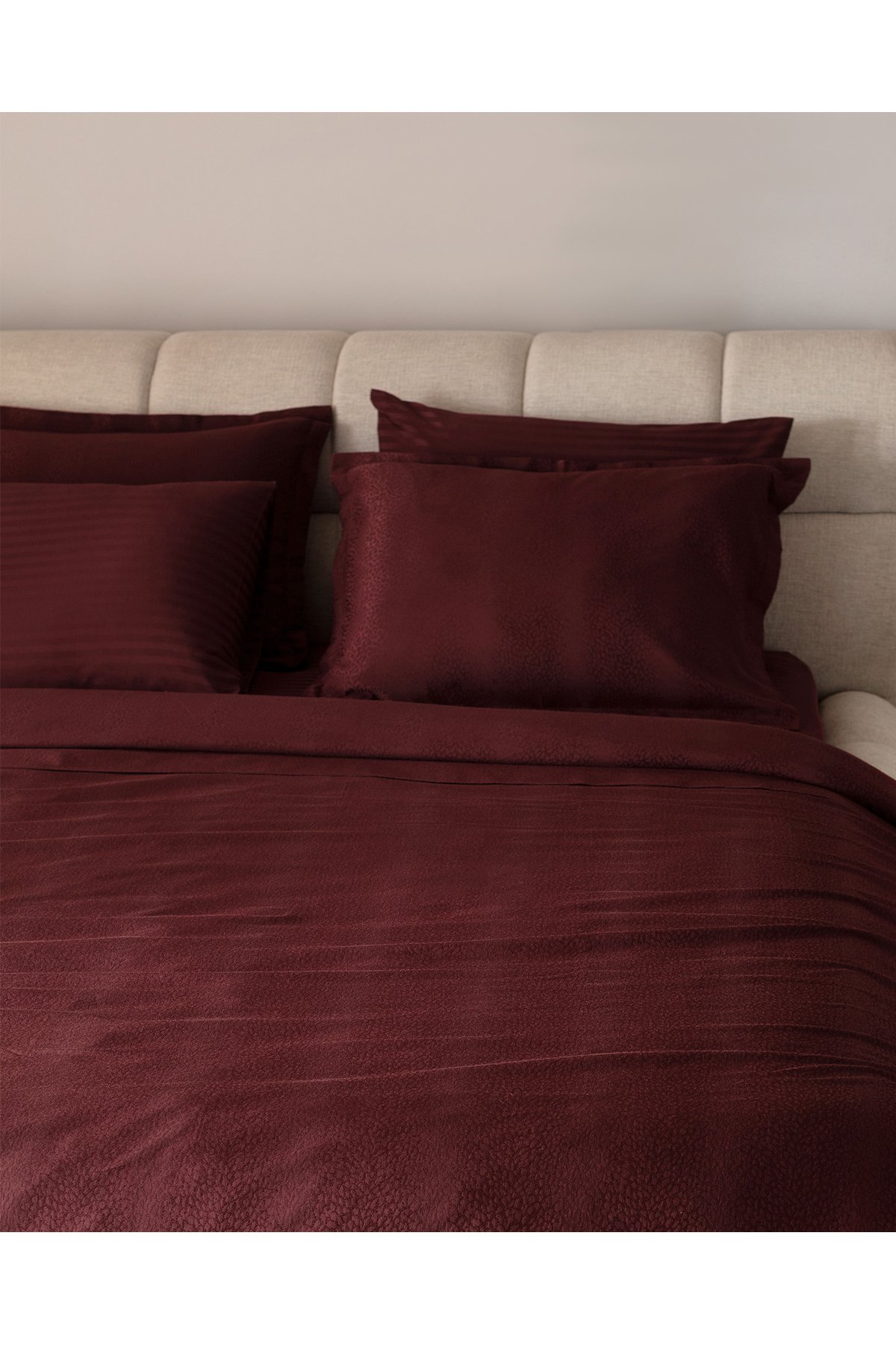 Auvergne Family Size Pamuklu Jakarlı Saten Nevresim Takımı - Bordo