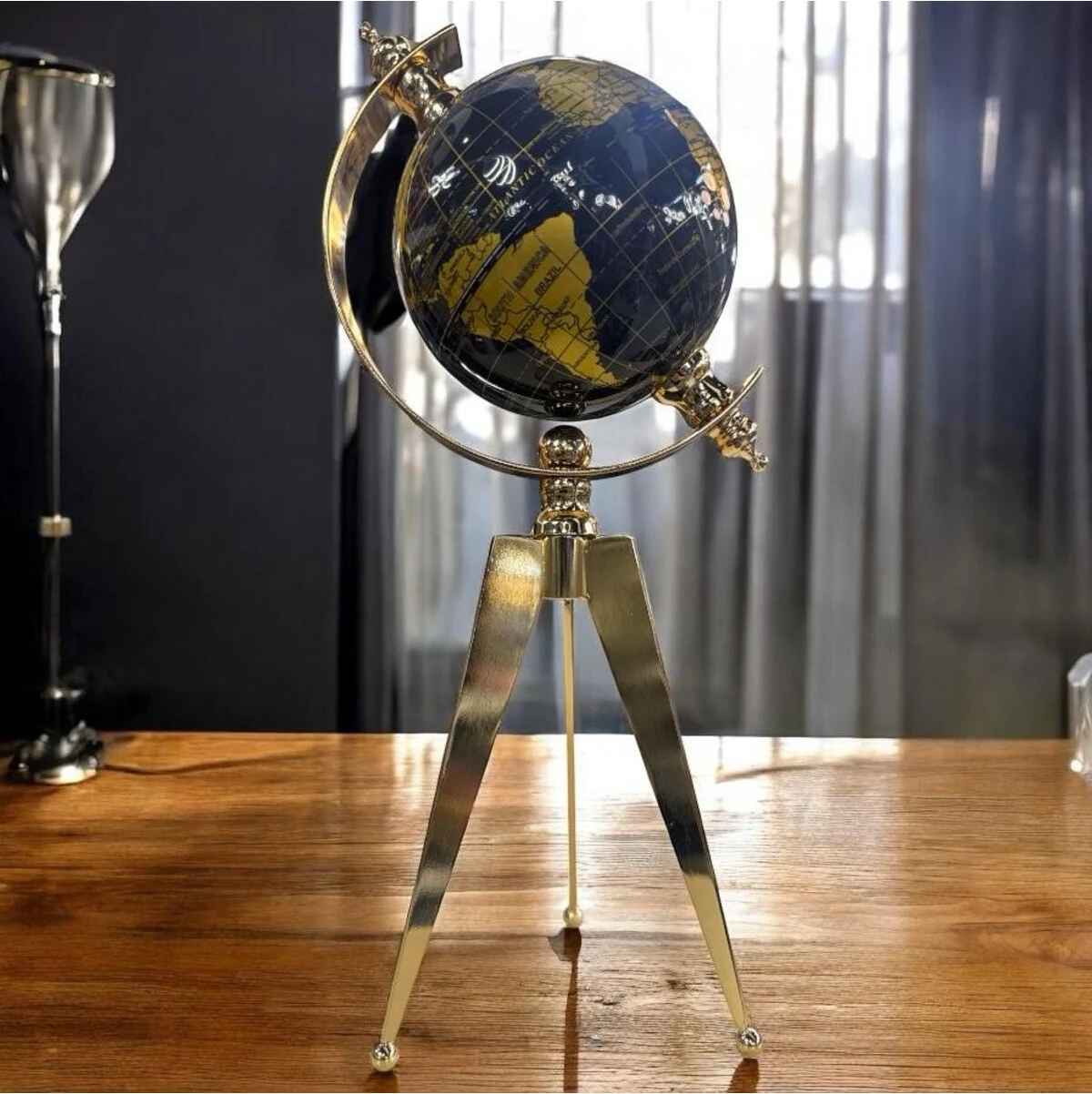 Dekoratif Metal Ithal Üç Ayaklı Dünya Küre Gold Siyah