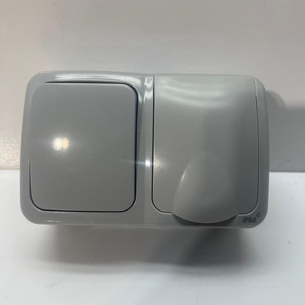 Bella Sıva Üstü Nemliyer Kapaklı Topraklı Priz + Anahtar Gri