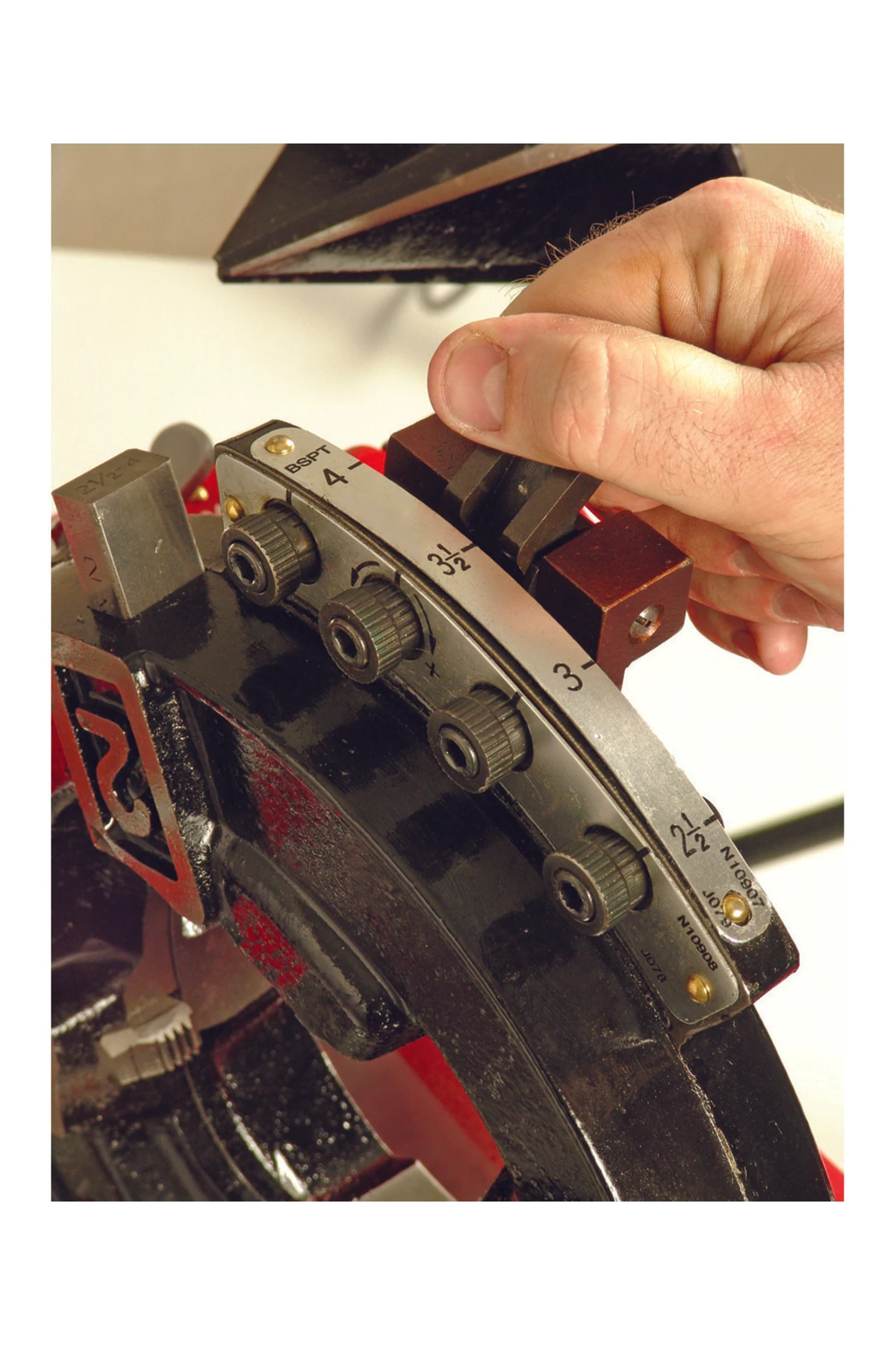 1621 40 Elektrikli Tezgah Tipi Pafta Makinası Ø 1/2" - 4"