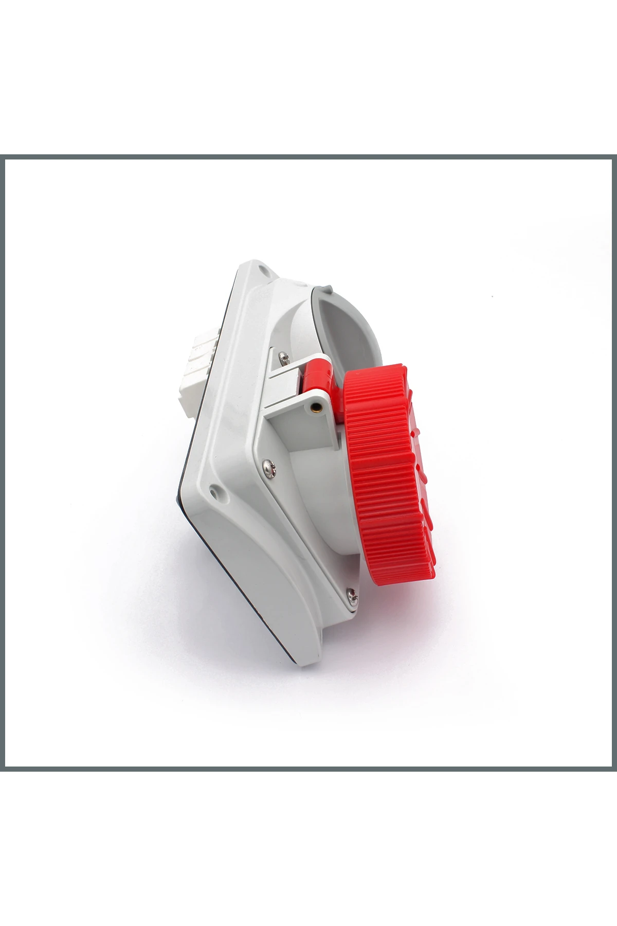 Prima Serisi Anahtarlı Priz 32a (IP55) 400v (YATAY) 3p T H:6