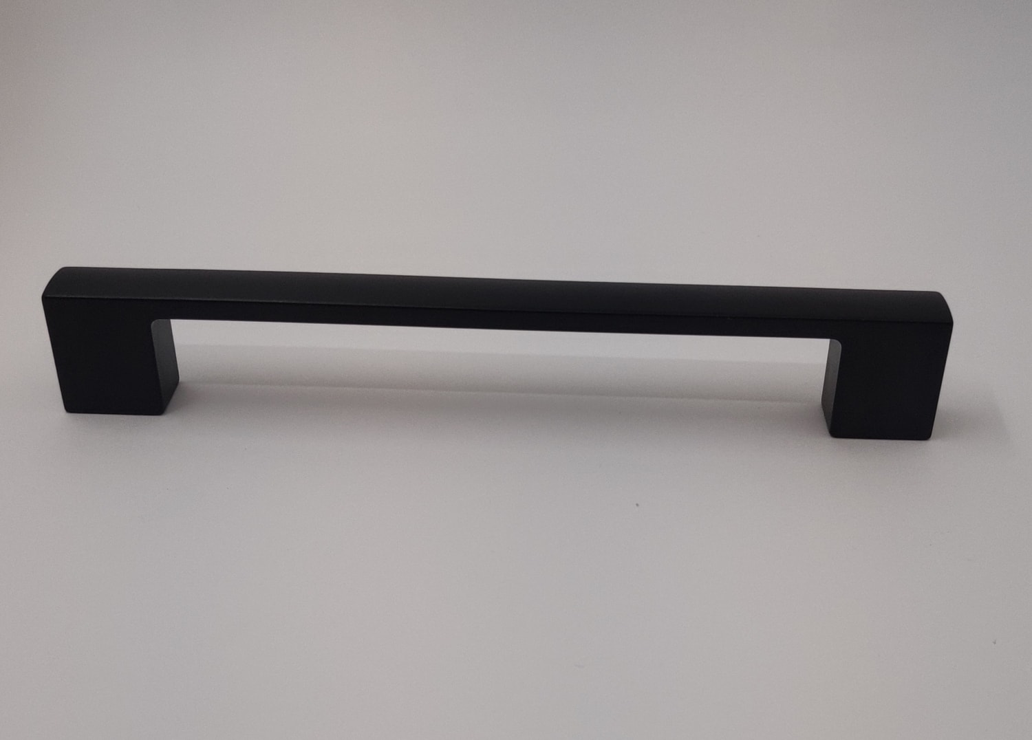Mutfak Dolap Çekmece Kapak Mobilya Kulbu 128 mm Lüks Metal Kulp (Siyah Renk)