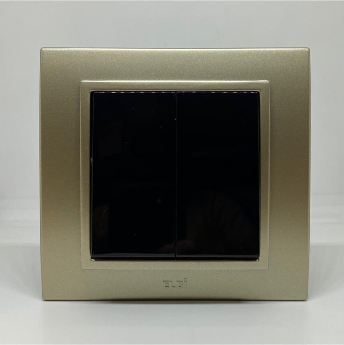 Zena Komütatör Ikili Anahtar Priz Çerçeveli Siyah Titanyum