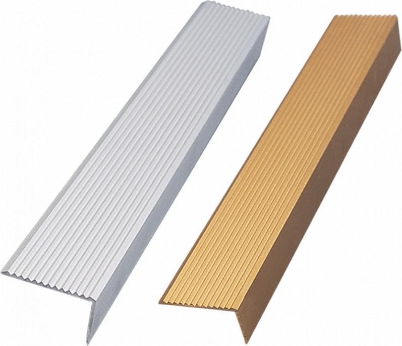 L Model Metal Merdiven Basamak Profili Çıtası Köşebent Bitim Profil Altın Gold Rengi 4cm*2cm*2.7m