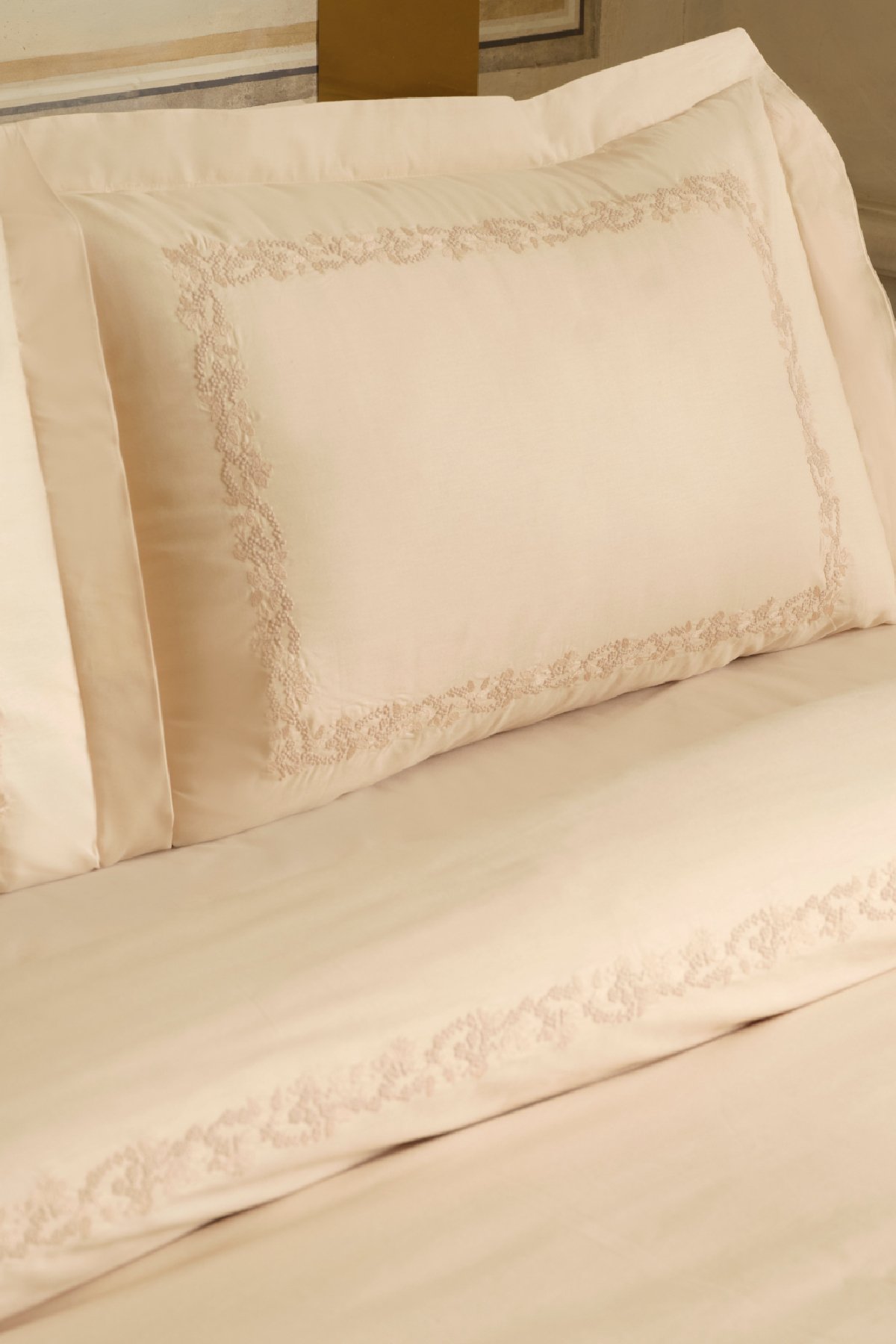 Cortez Nakışlı %100 Pamuk Çift Kişilik Nevresim Takımı Bej