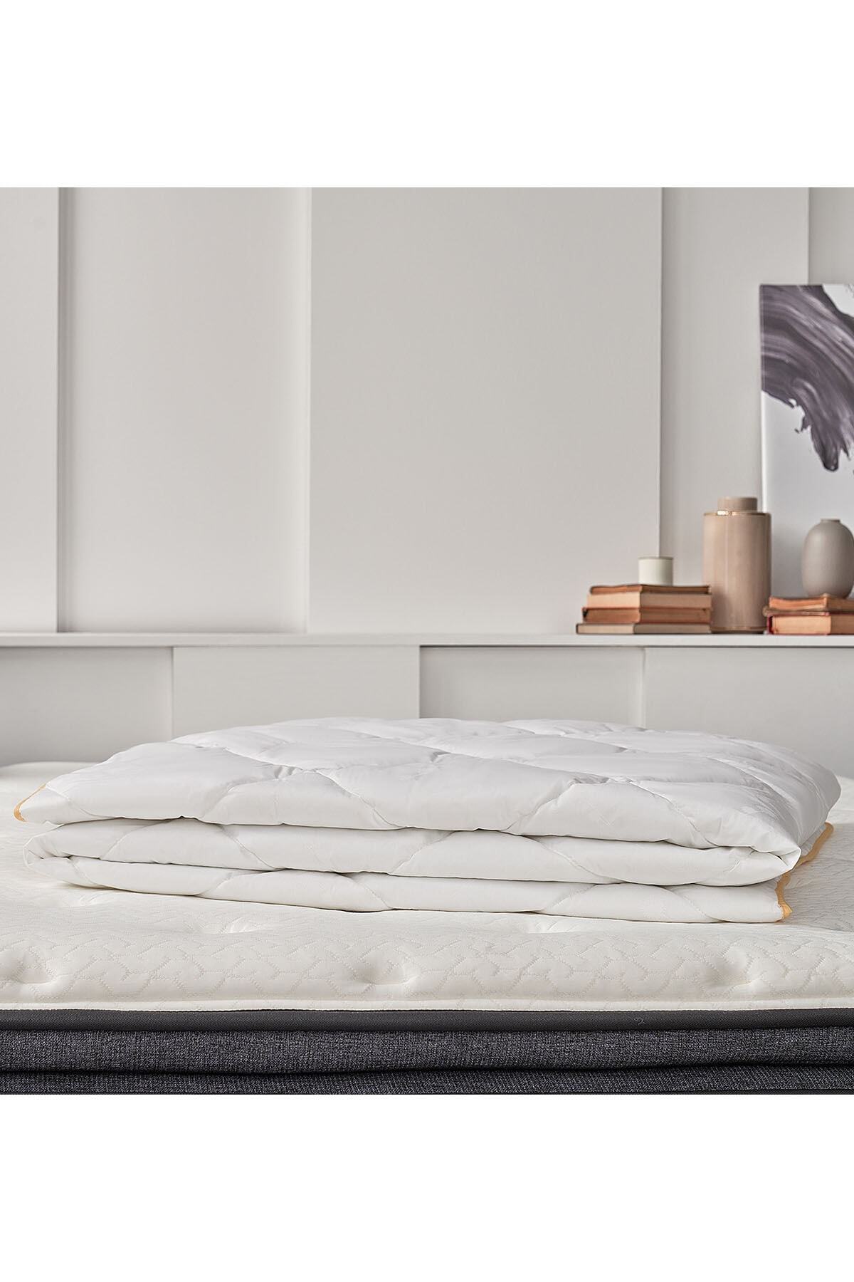 Dacron® Hollofil® Allerban® Tek Kişilik Xl Yorgan, 175x215 Cm