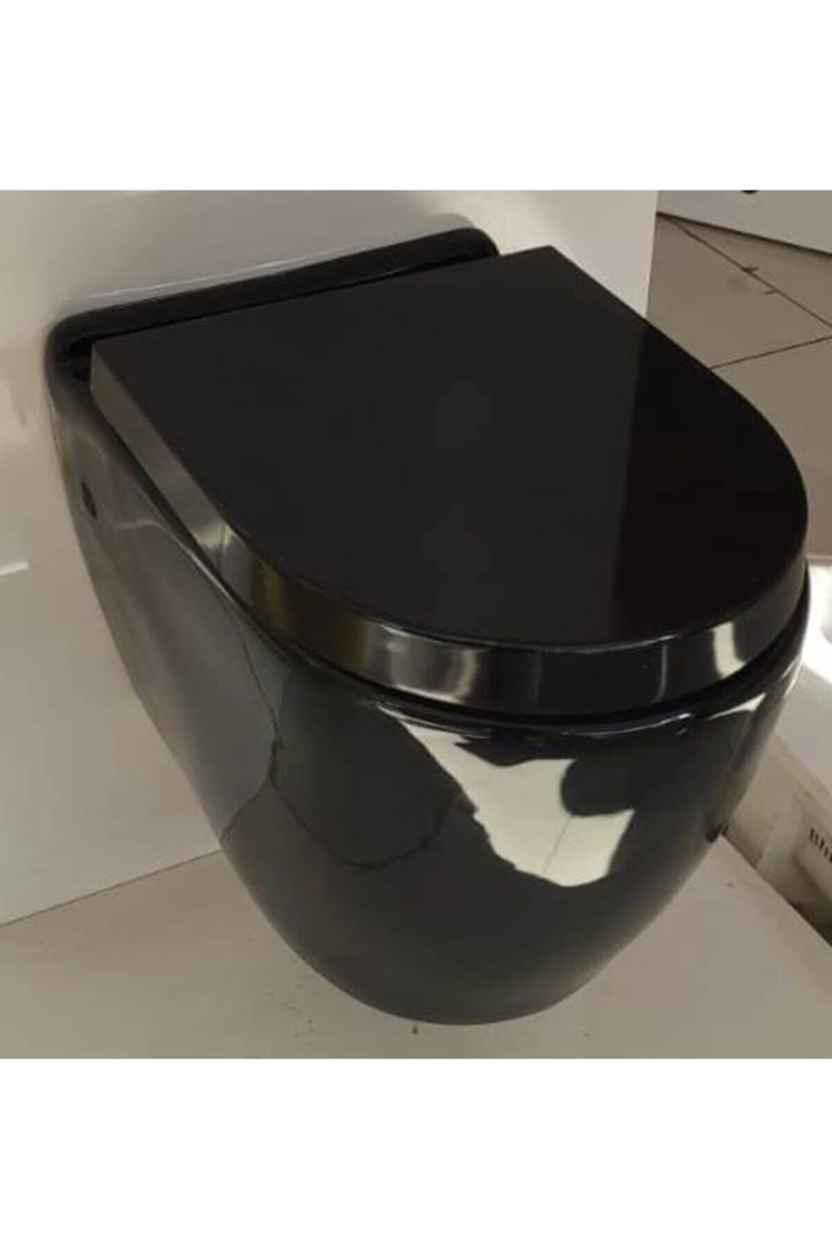 Uno Asma Klozet Siyah Renk + Yavaş Kapanan Kapak