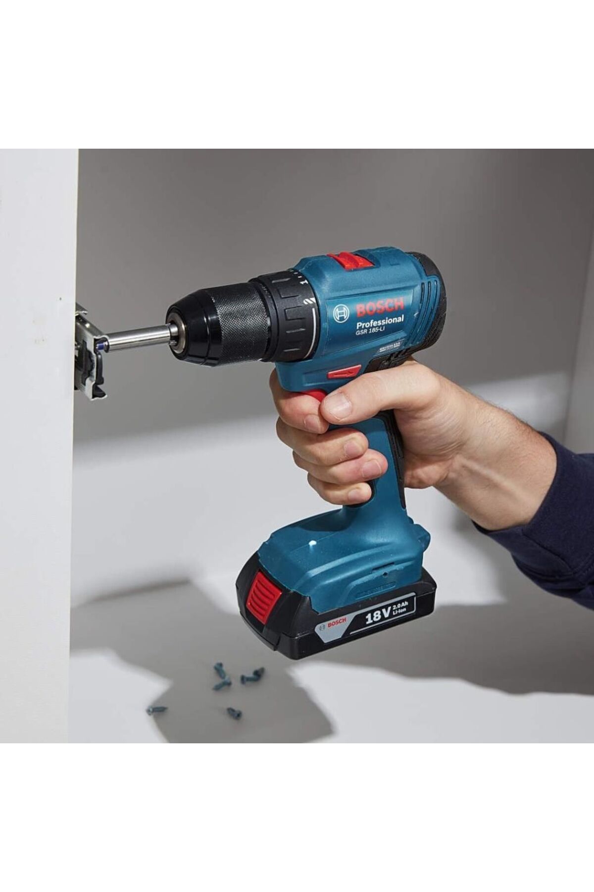 BOSCH Professional GSR 185-Li 2.0 Ah + 3.0 Ah Çift Akülü Vidalama Makinesi Ve Ph2/25 Bits Uç