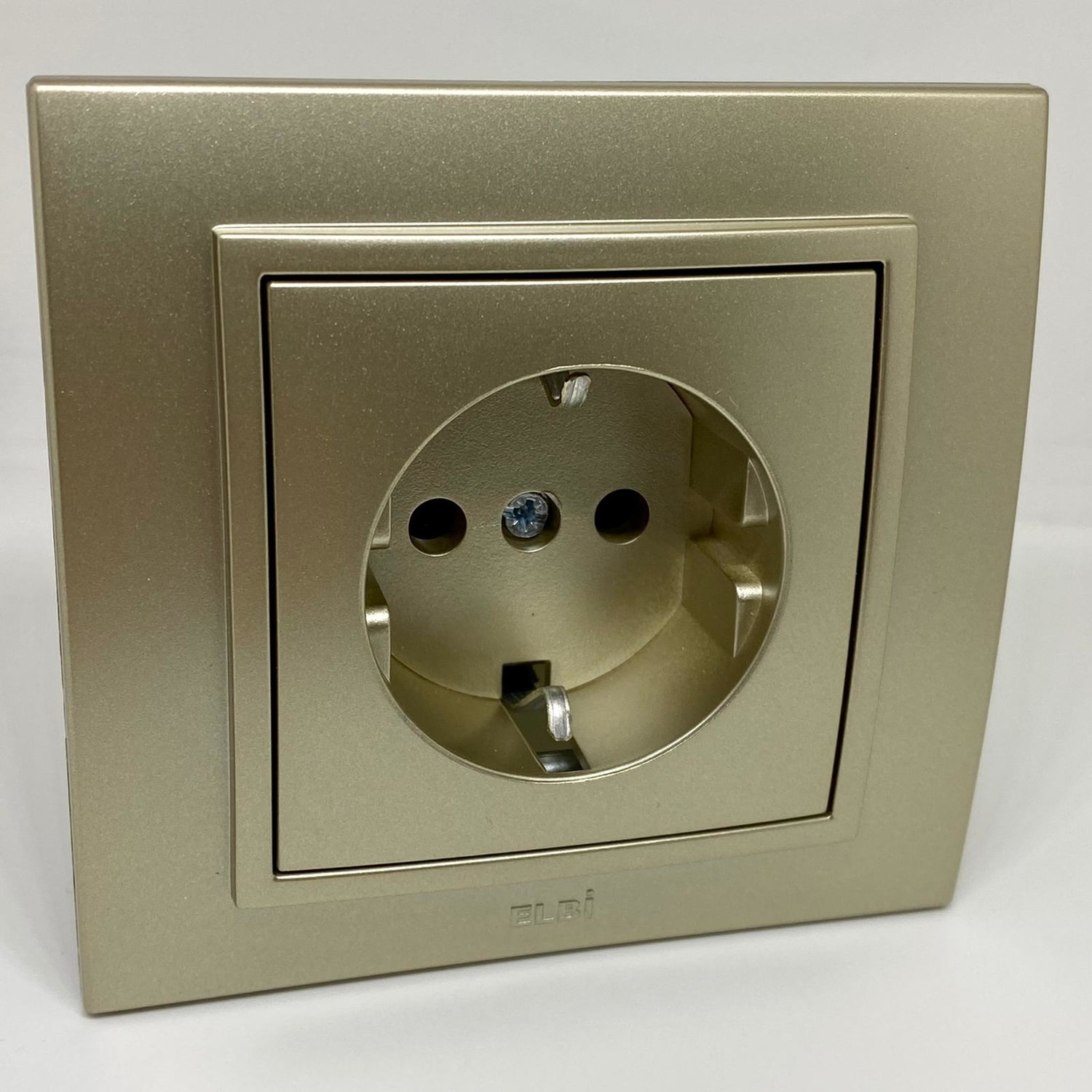 Zena Topraklı Priz Çerçeveli Titanyum