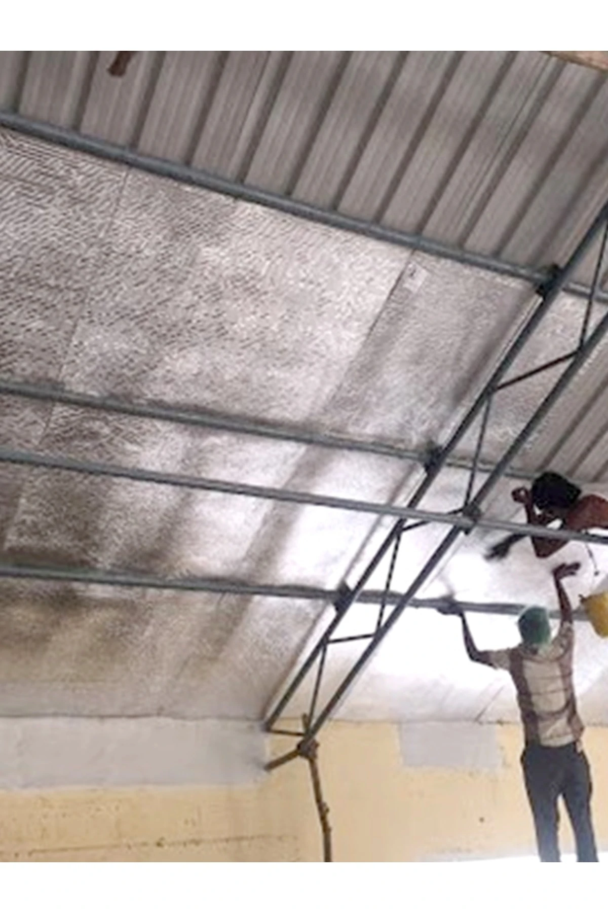 Alüminyum Folyolu Kauçuk Izolasyon 6mm 120cm 36m2 Kendinden Yapışkanlı Elastomerik Kauçuk Köpüğü