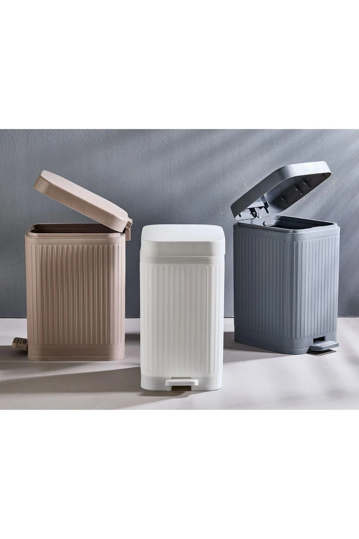 SoftStep Süspasyon Kapak Özellikli Pedallı Çöp Kovası 8L – Banyo, Tuvalet ve Mutfak Kullanımı İçin