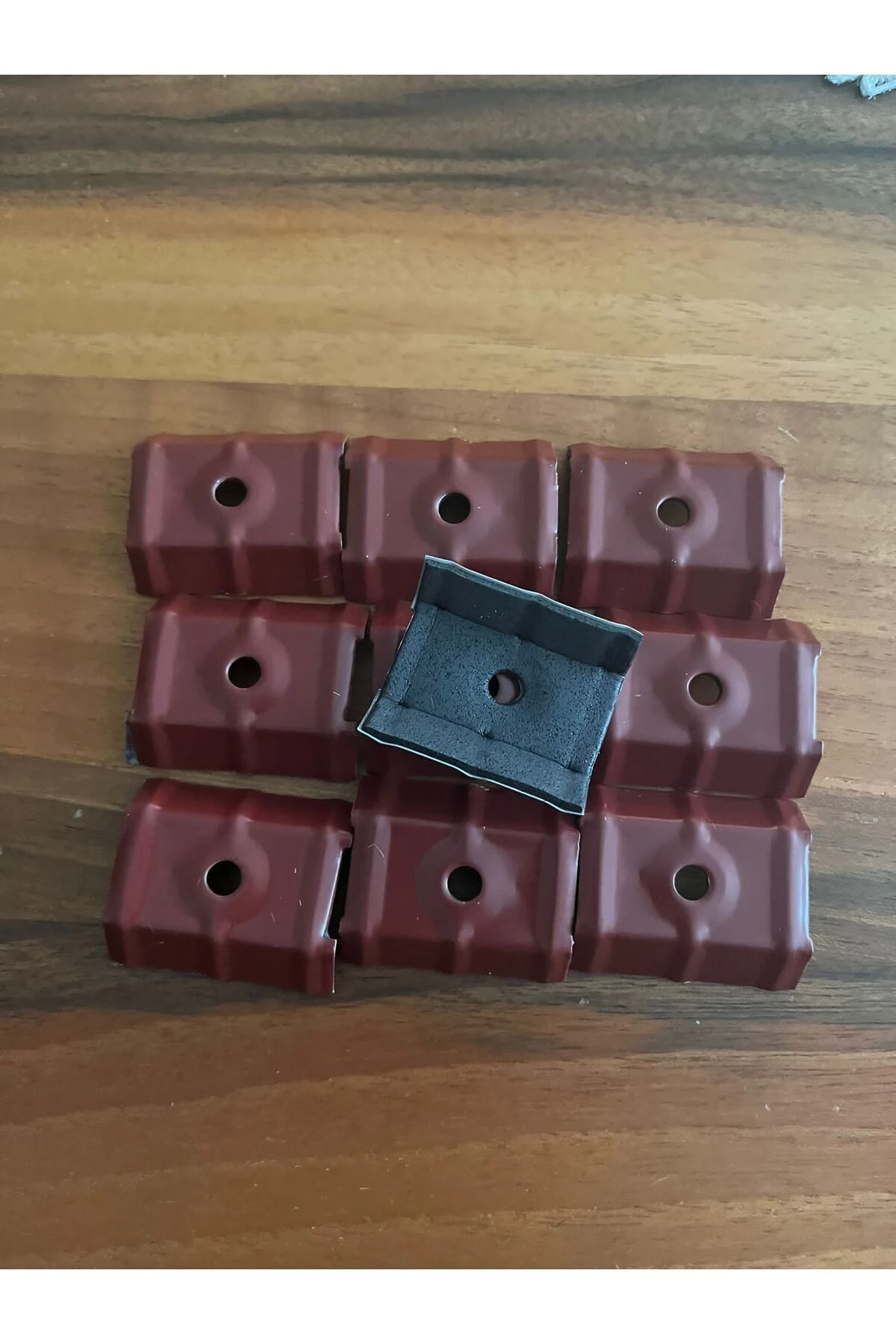 Trapez Çatı Semeri İzolasyonlu Vida Bağlantılı Çatı Montaj Semeri 2x4cm (1000 Adet Bordo)