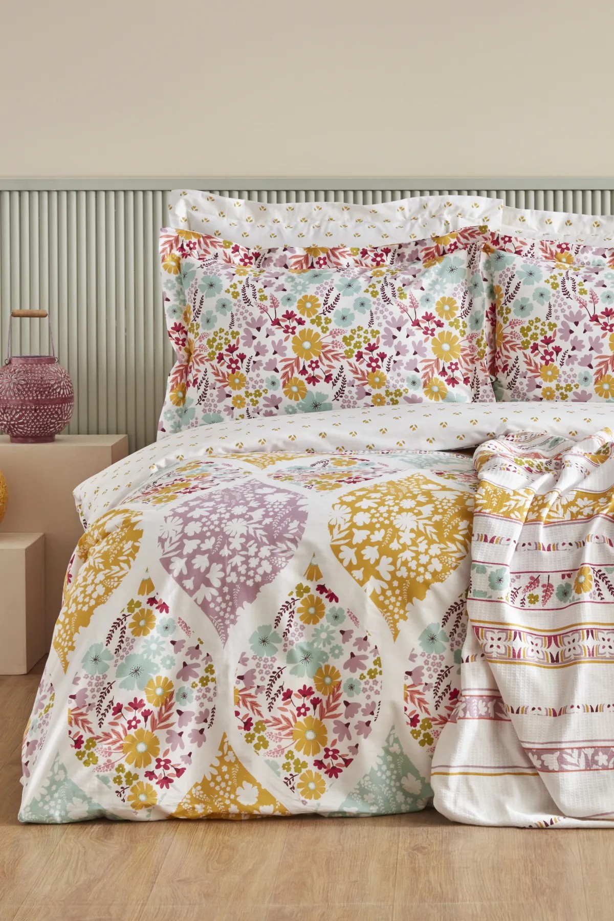 Nido %100 Pamuk Çift Kişilik Nevresim-Pike Takımı Multicolor