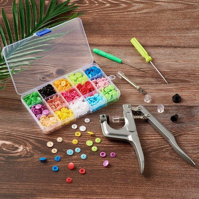 Çıtçıt Seti Plastik Çıtçıt Düğmeler Bağlantı Elemanı Setter Pense Alet Seti, Saklama Kutusu Organizatör ile Dikiş Işçiliği Için