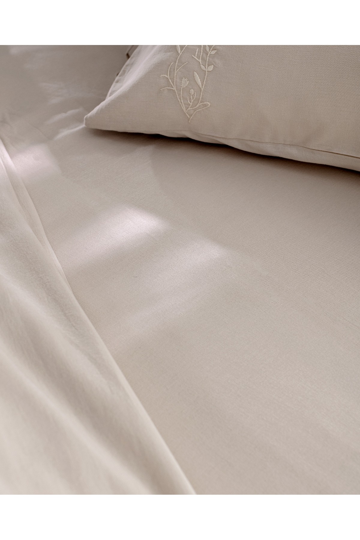King Size %100 Pamuk Nakışlı Nevresim Takımı - Bej