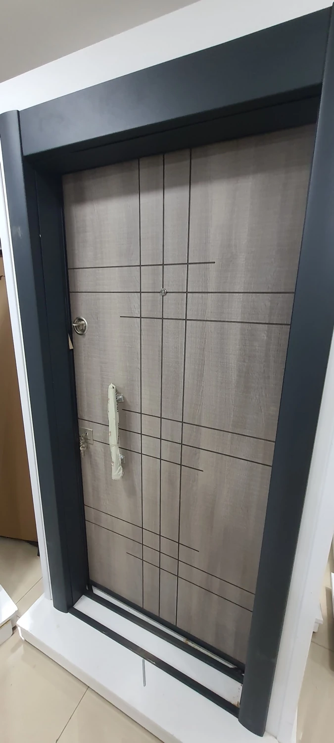 Ahşap Desenli Çelik Kapı Daire Giriş Kapısı Sol Açılım Tırnaklı Sistem