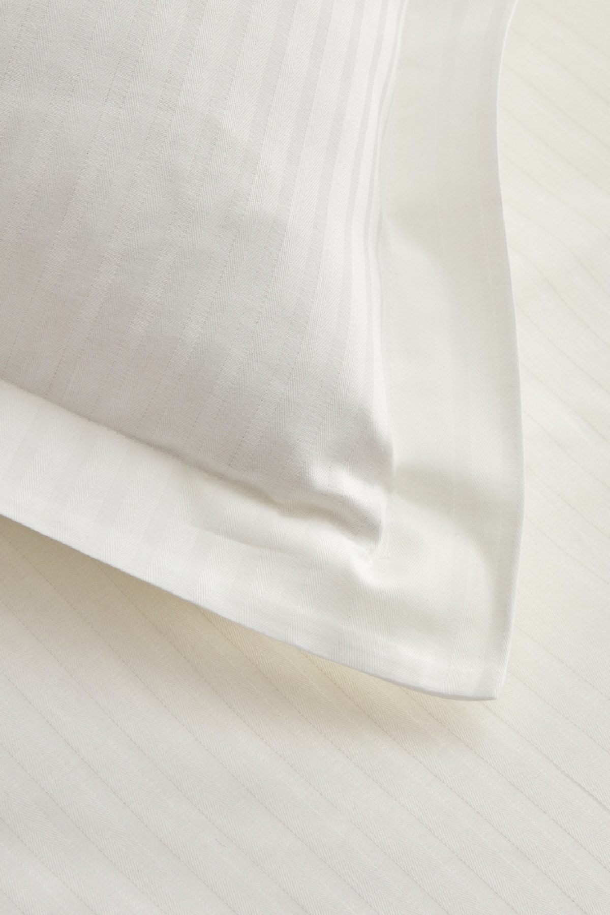 Uniq %100 Pamuk Saten King Size Nevresim Takımı Beyaz