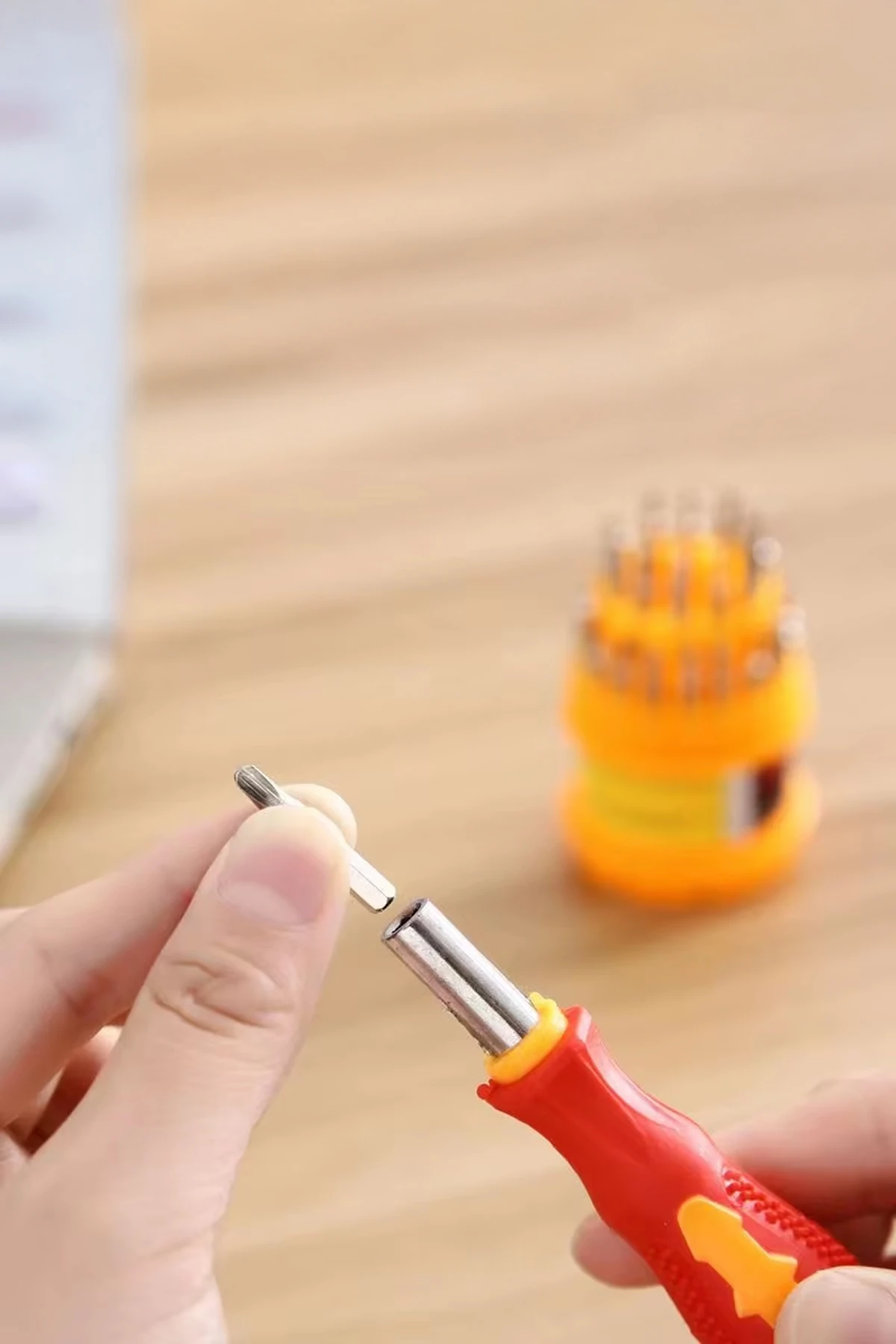 31 Parçalı Taşınabilir Mini Tornavida Seti Kutulu