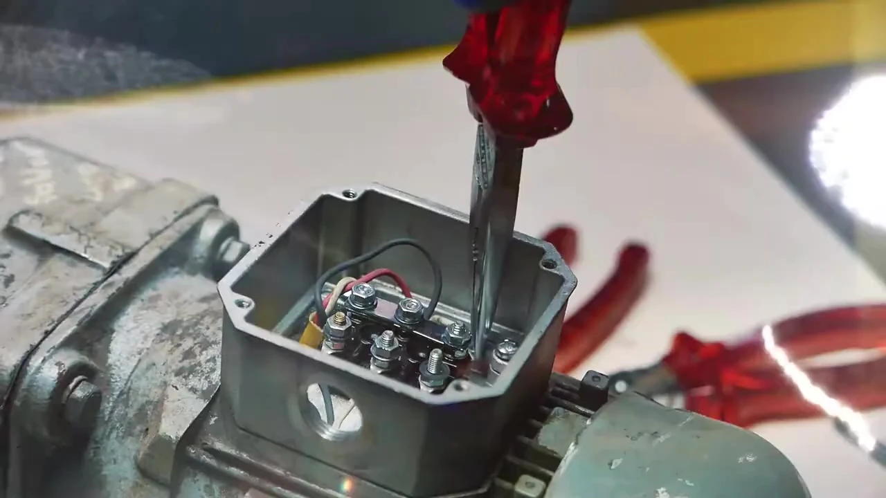 0600011012 Kurbağacık Anahtar 12"