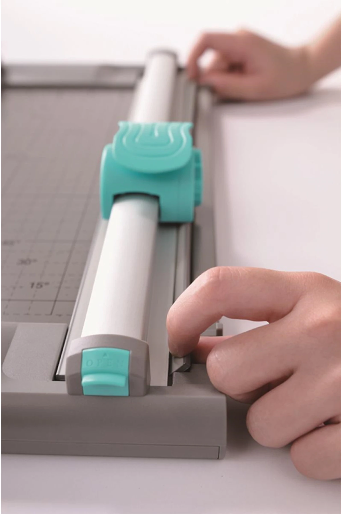 3939 SÜRGÜLÜ GİYOTİN - A4(33CM) - 10SYF.