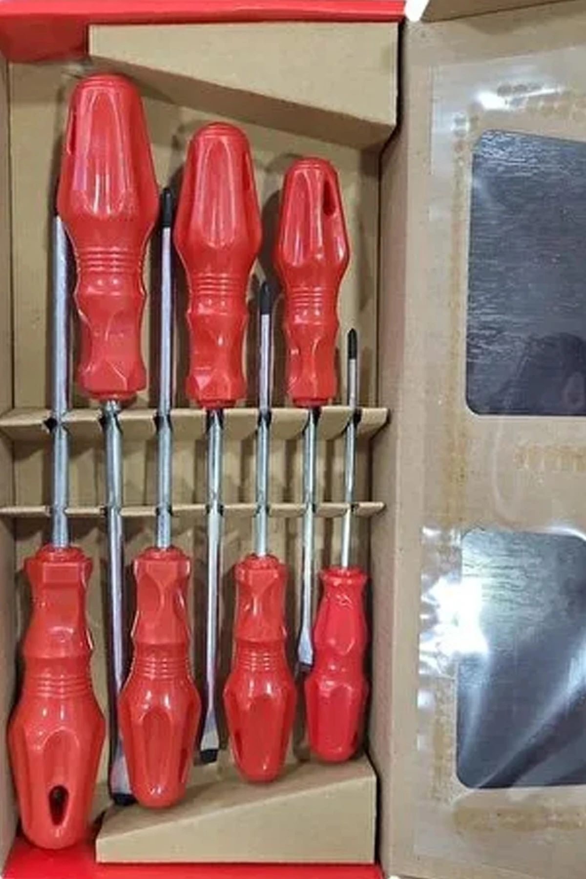 7 Adet Tornavida Seti 3 Adet Yıldız 4 Adet Düz Kırmızı Set Halinde