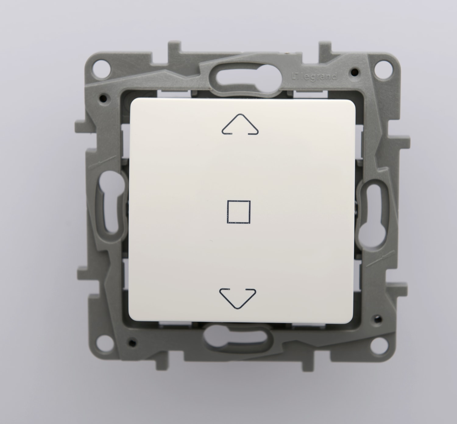 Salbei Serisi Beyaz Panjur / Stor Anahtarı 10A Çerçevesiz