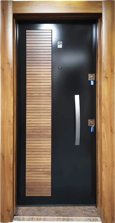 TEZ3459 Ahşap Kaplama Kabartma Model Çelik Kapı Tırnaklı Sistem