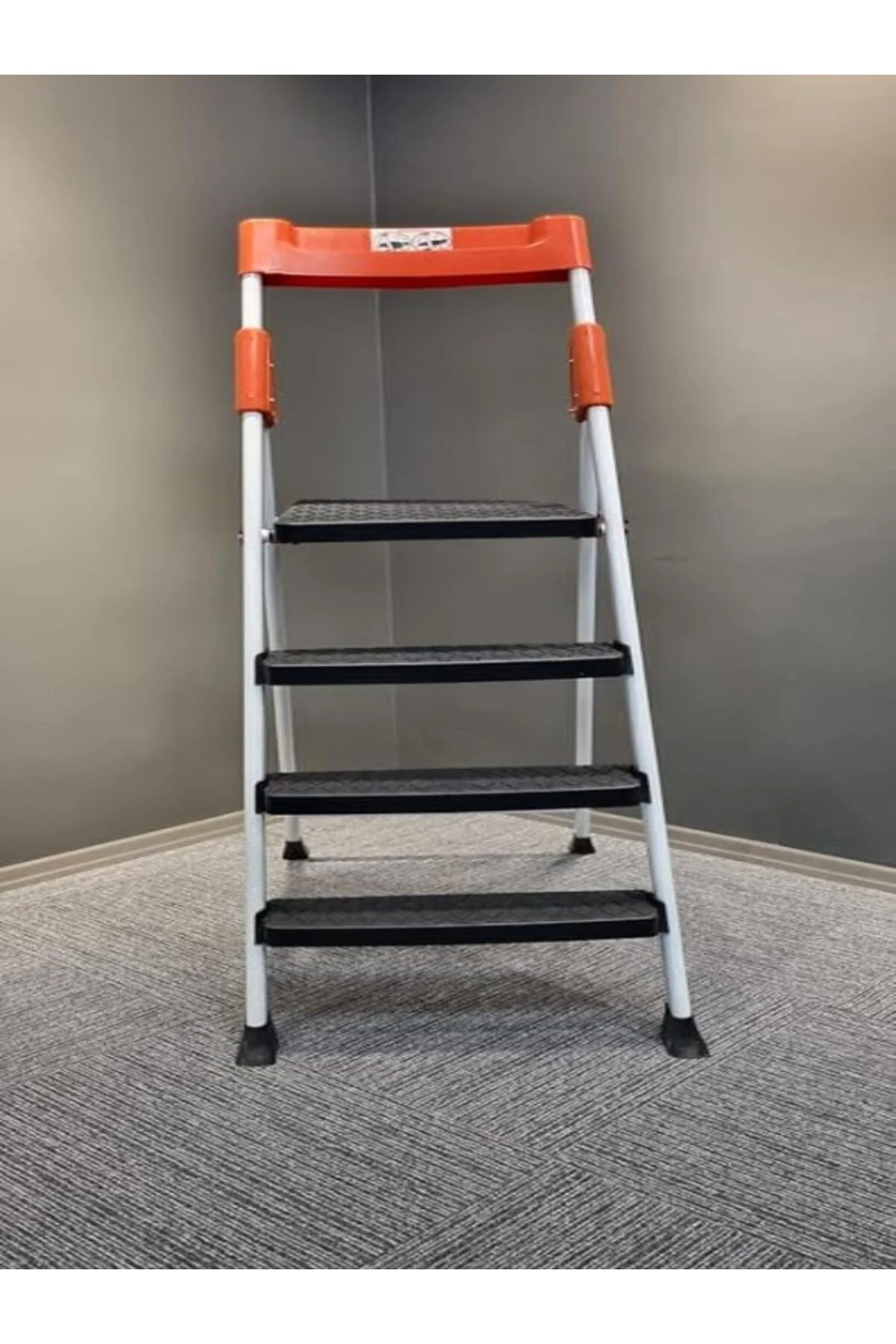 3+1 Basamaklı Merdiven