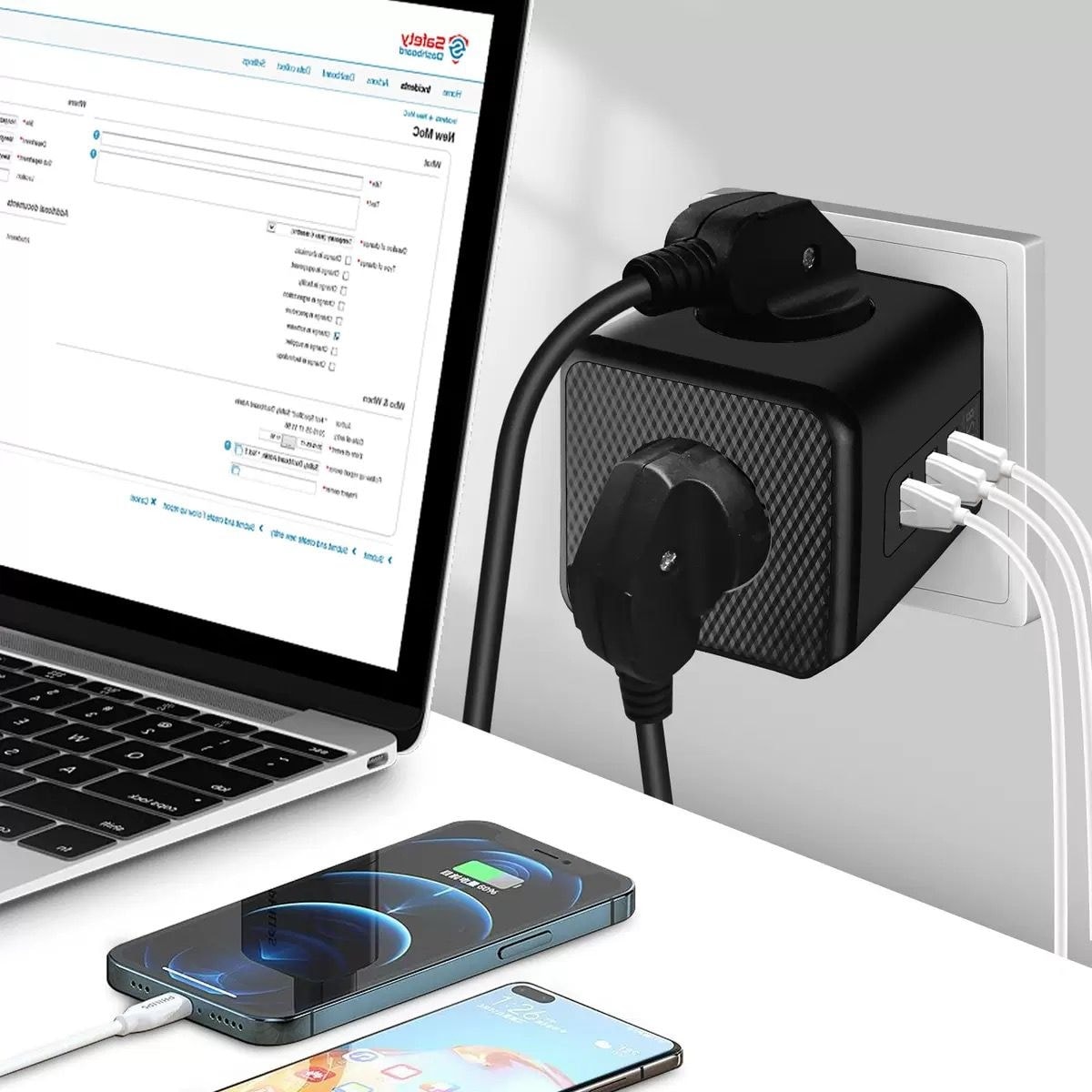Termal Akım Korumalı Isıya Dayanıklı 3'lü Duvar Tipi Priz 2 x USB 1 x Type C Çıkışlı