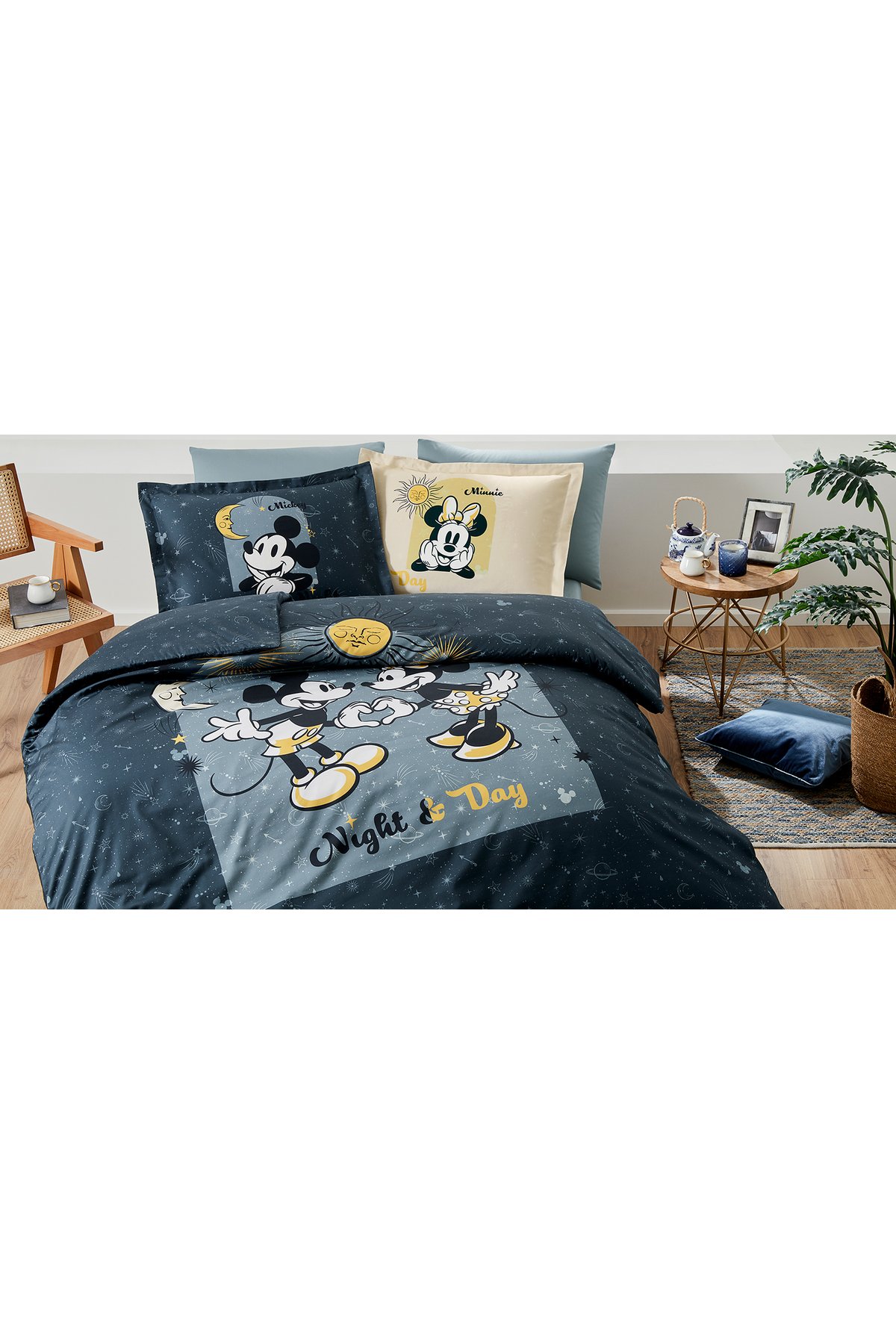 Mickey & Minnie Mouse Day Çift Kişilik Disney Lisanslı Lastikli Çarşaf Nevresim Takımı