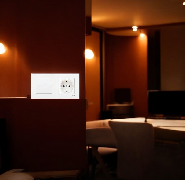 Karre Beyaz 2'li Set Anahtar ve Topraklı Priz Set