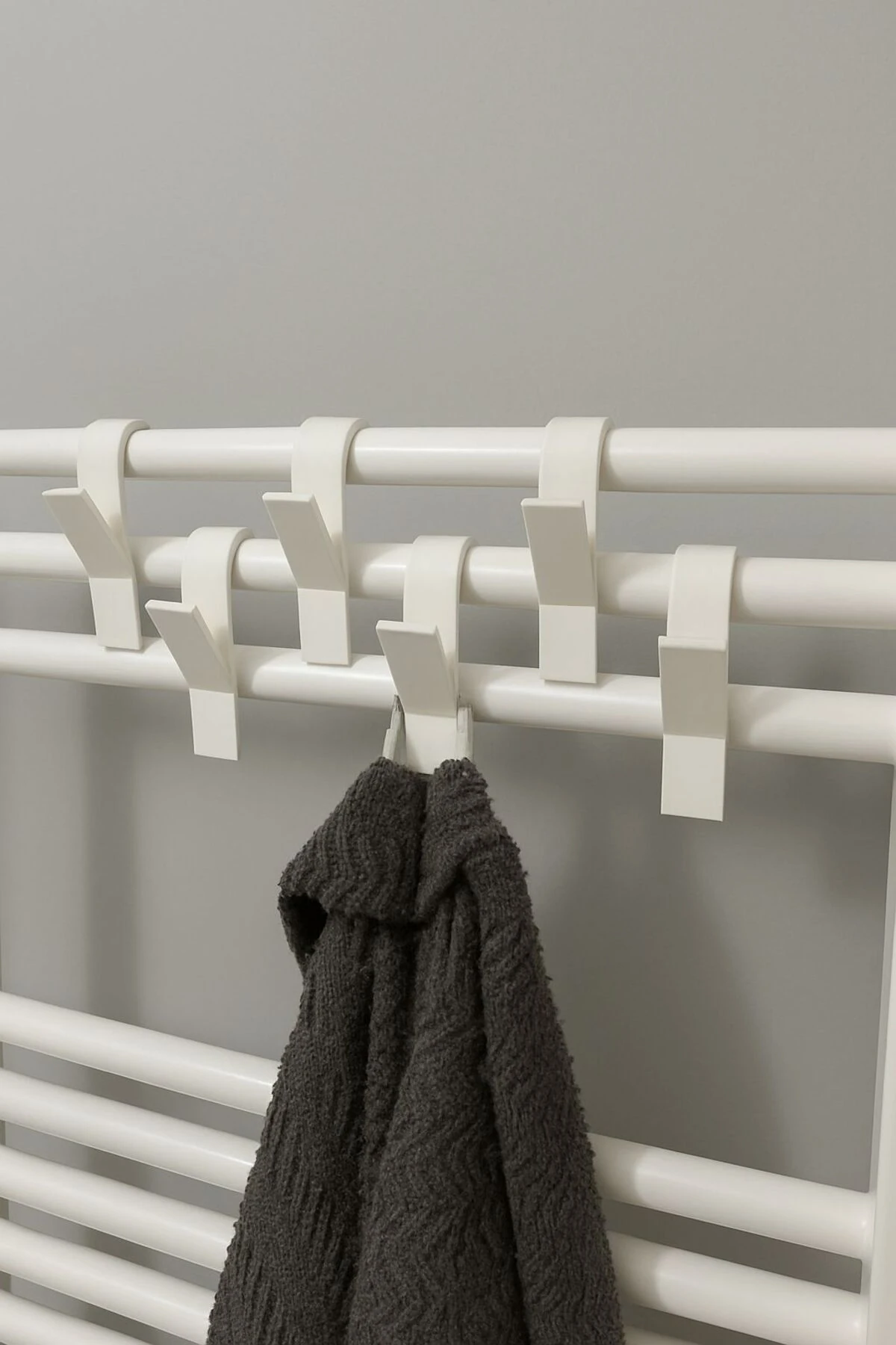 6 Adet Havlupan, duşakabinaskısı. Banyo askısı, bornoz, havlu askısı. Tüm havlupanlara uyumlu.