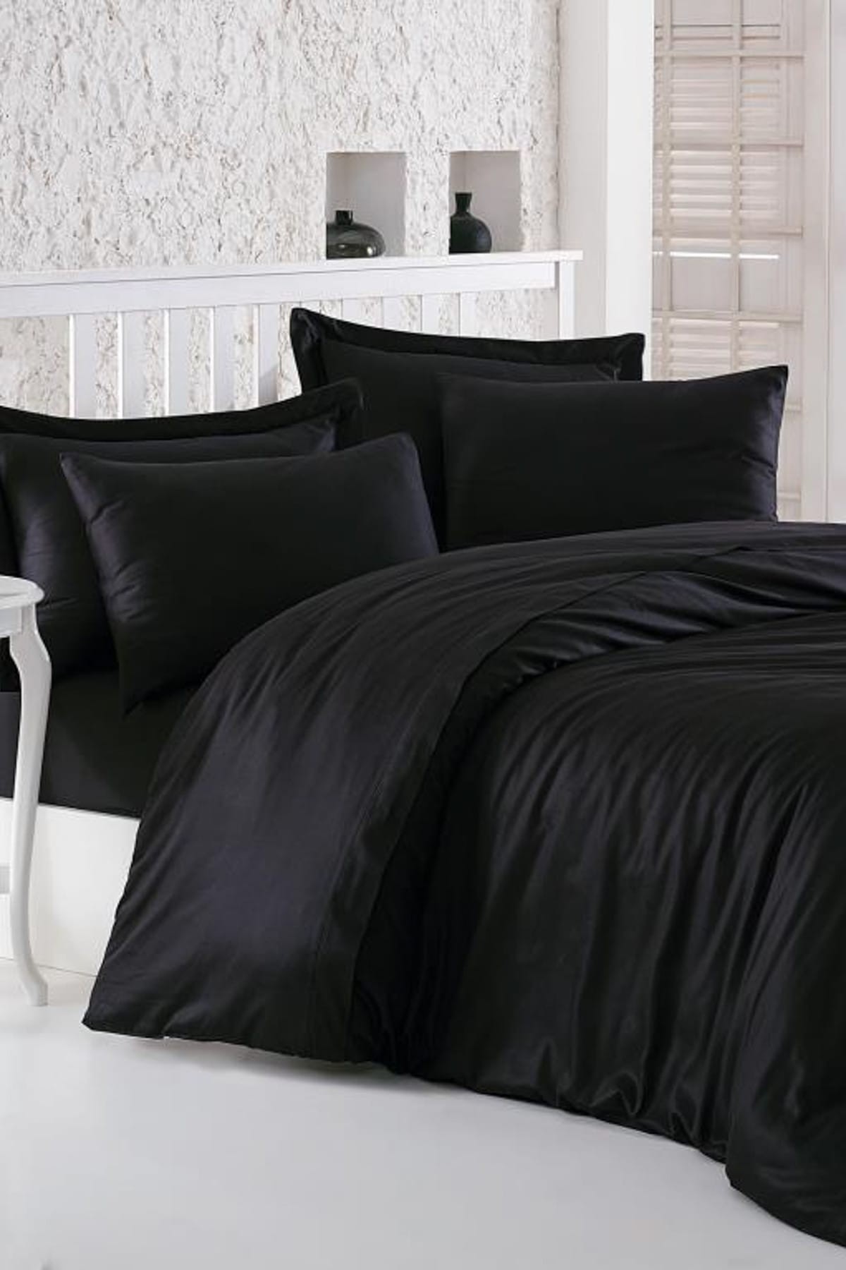 Elegant Siyah Çift Kişilik Saten Nevresim Takımı