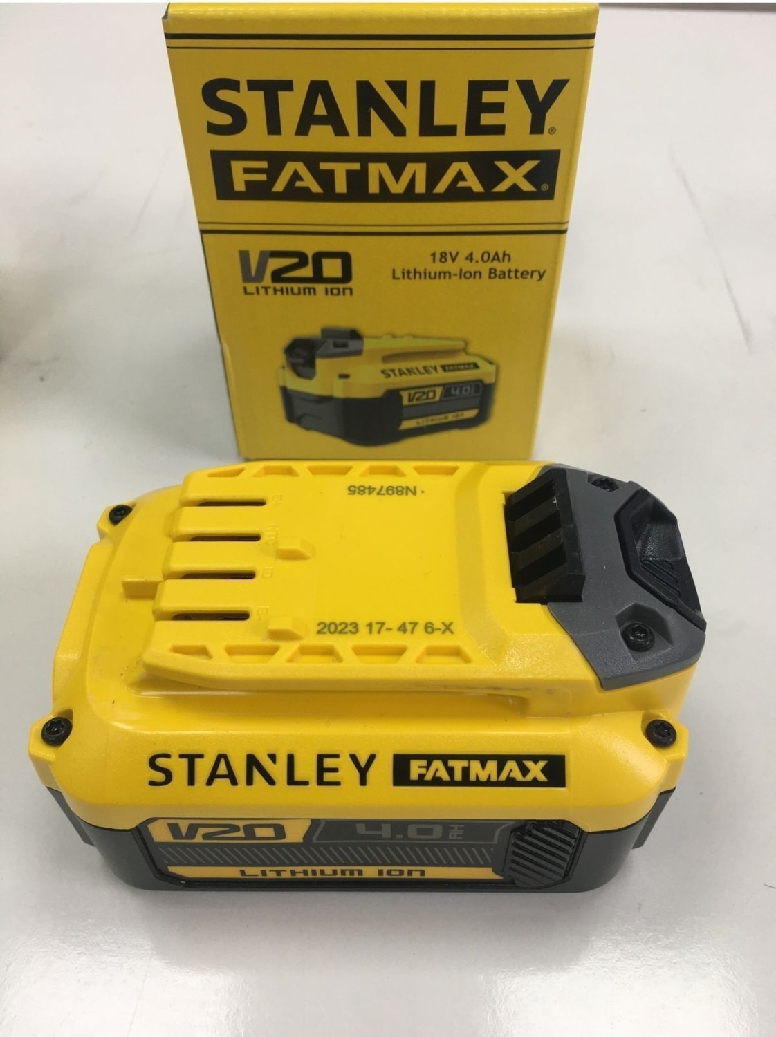 Fatmax Batarya SFMCB204 4.0 Ah Akü