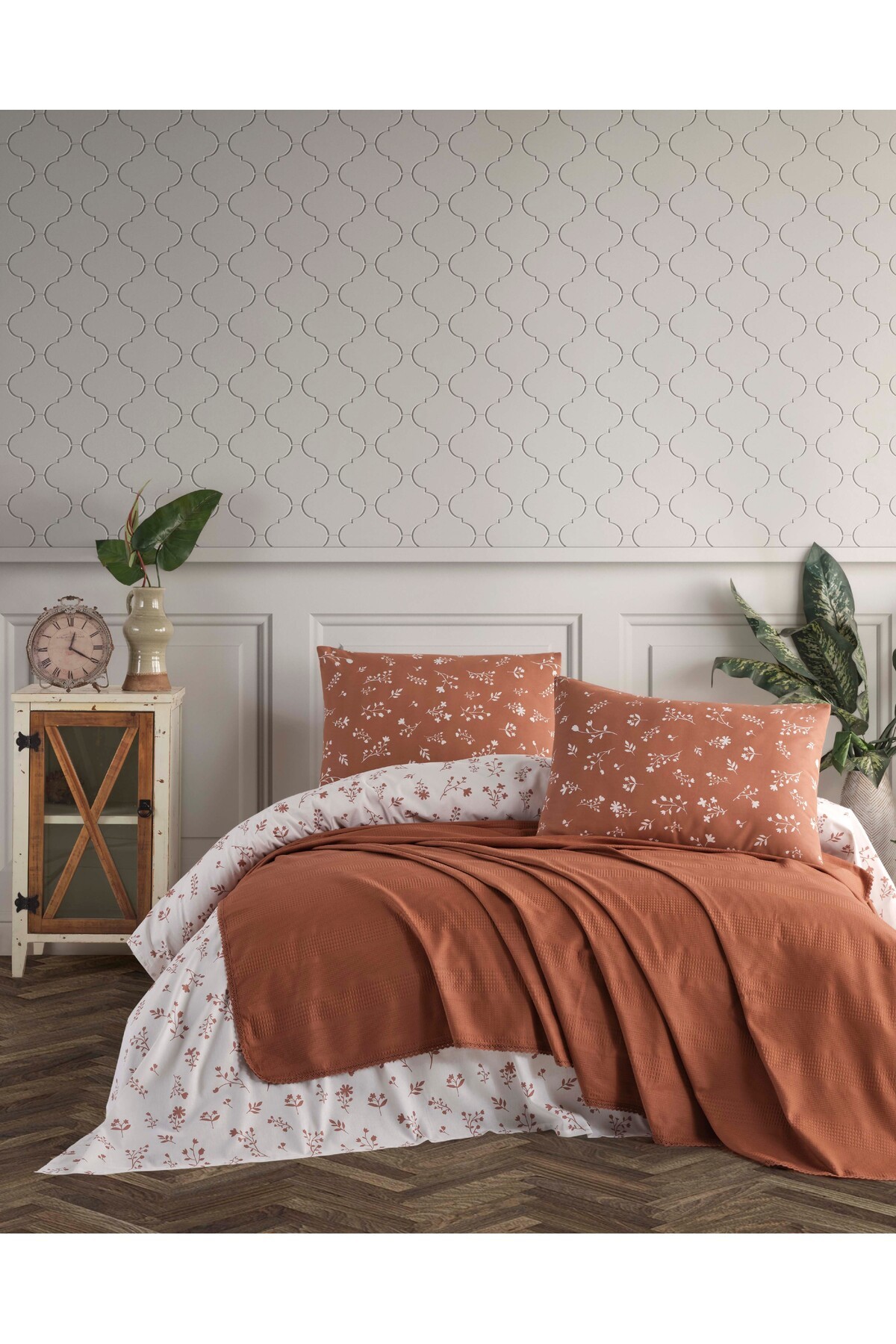 PAMUK KUTUSUNDA GLADE TEK KİŞİLİK PİKE TAKIMI 160X230 cm. 3 PARÇA (PİKE-ÇARŞAF-YASTIK KILIFI)