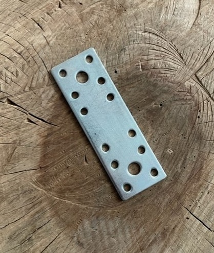 Masa Gönyesi Silme Düz Delikli Sac Montaj Demiri 12CM 1 Adet