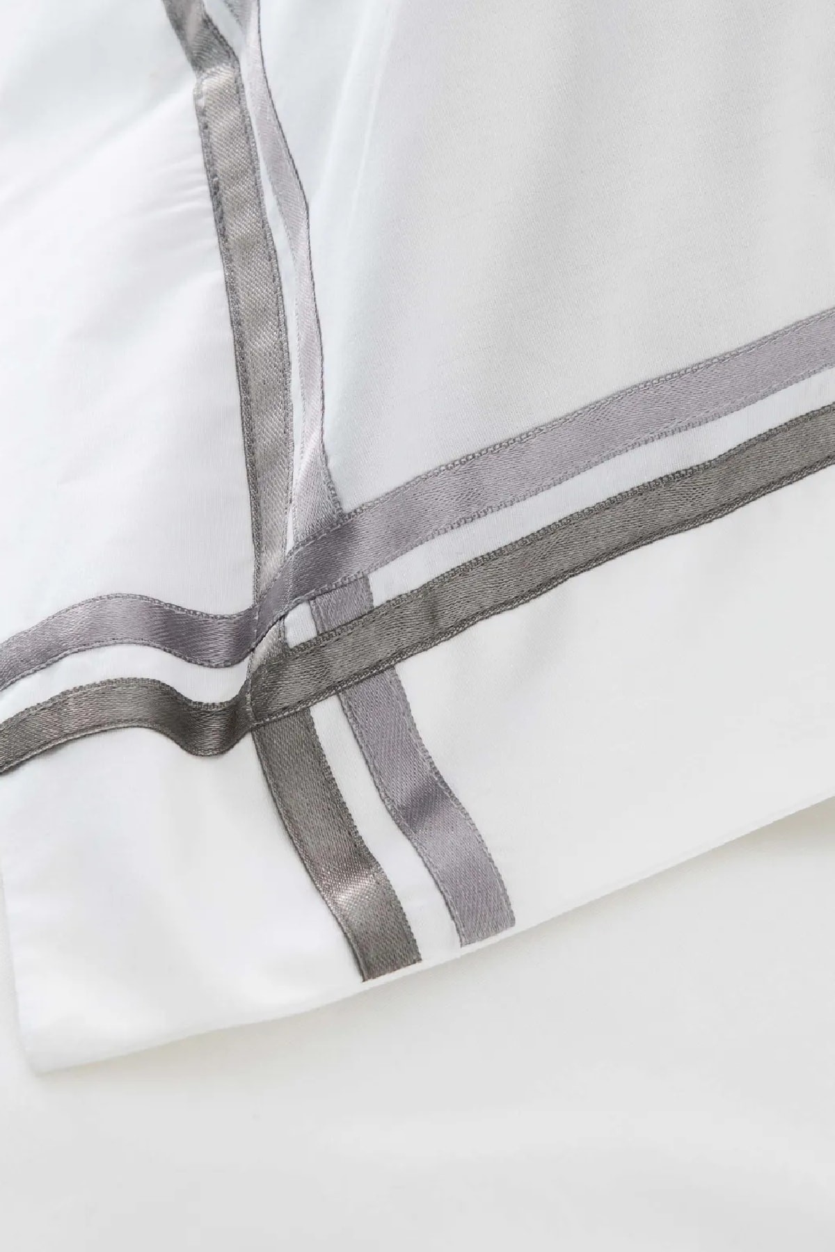 White Collection Valse Gri Saten Şeritli Percale Çift Kişilik Nevresim Takımı