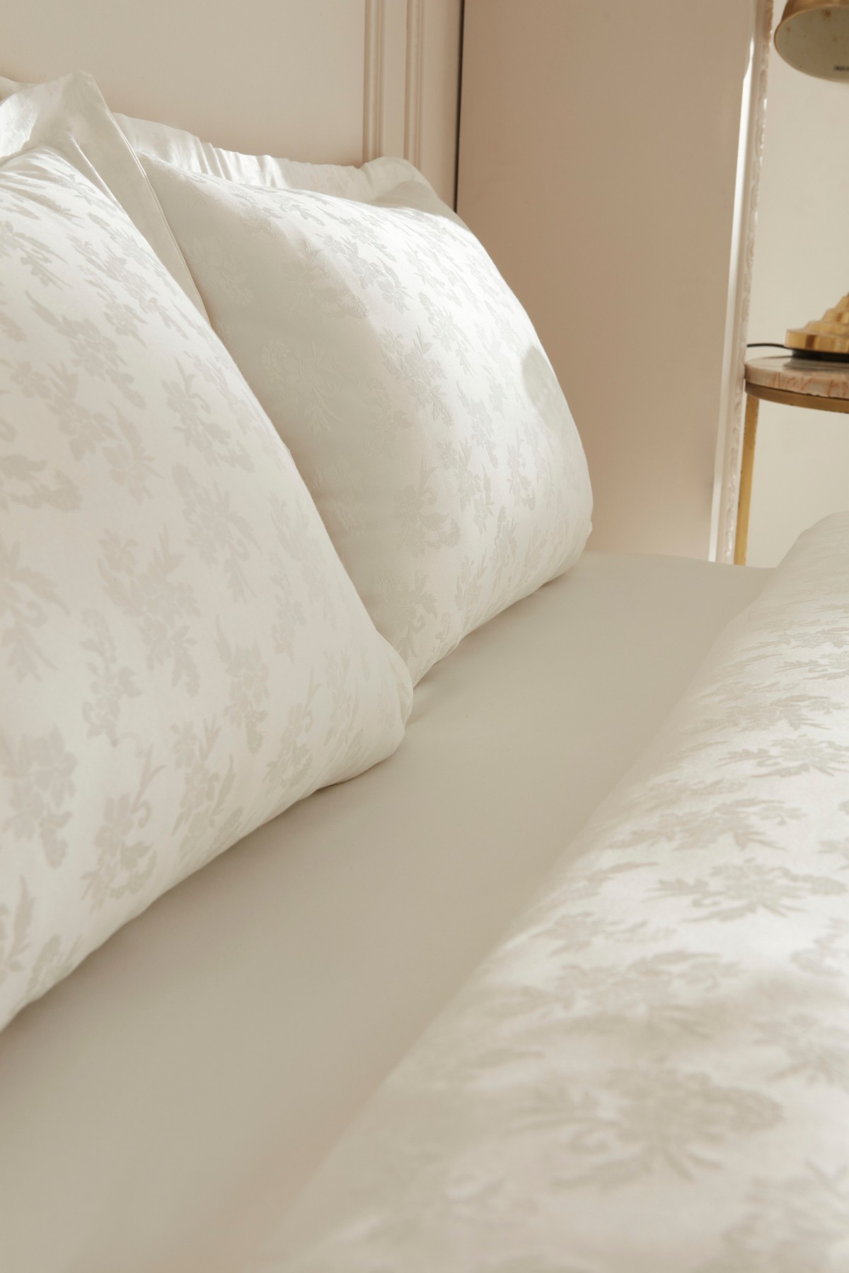 White Collection Viole Çift Kişilik Nevresim Takımı Beyaz