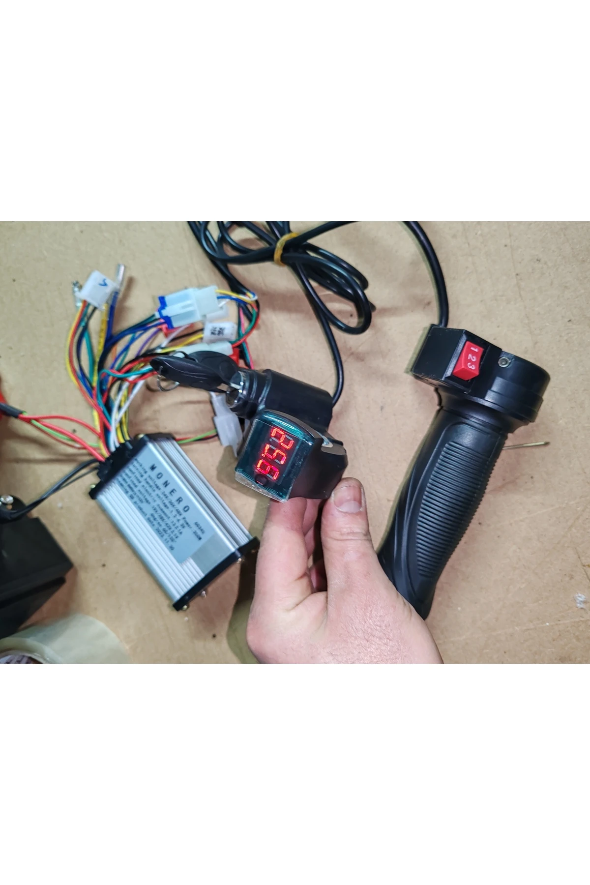 Ebike ve scooter 24 36 48 volt uyumlu akılı beyin ve kontak anahtarı seti montaj yardımlı